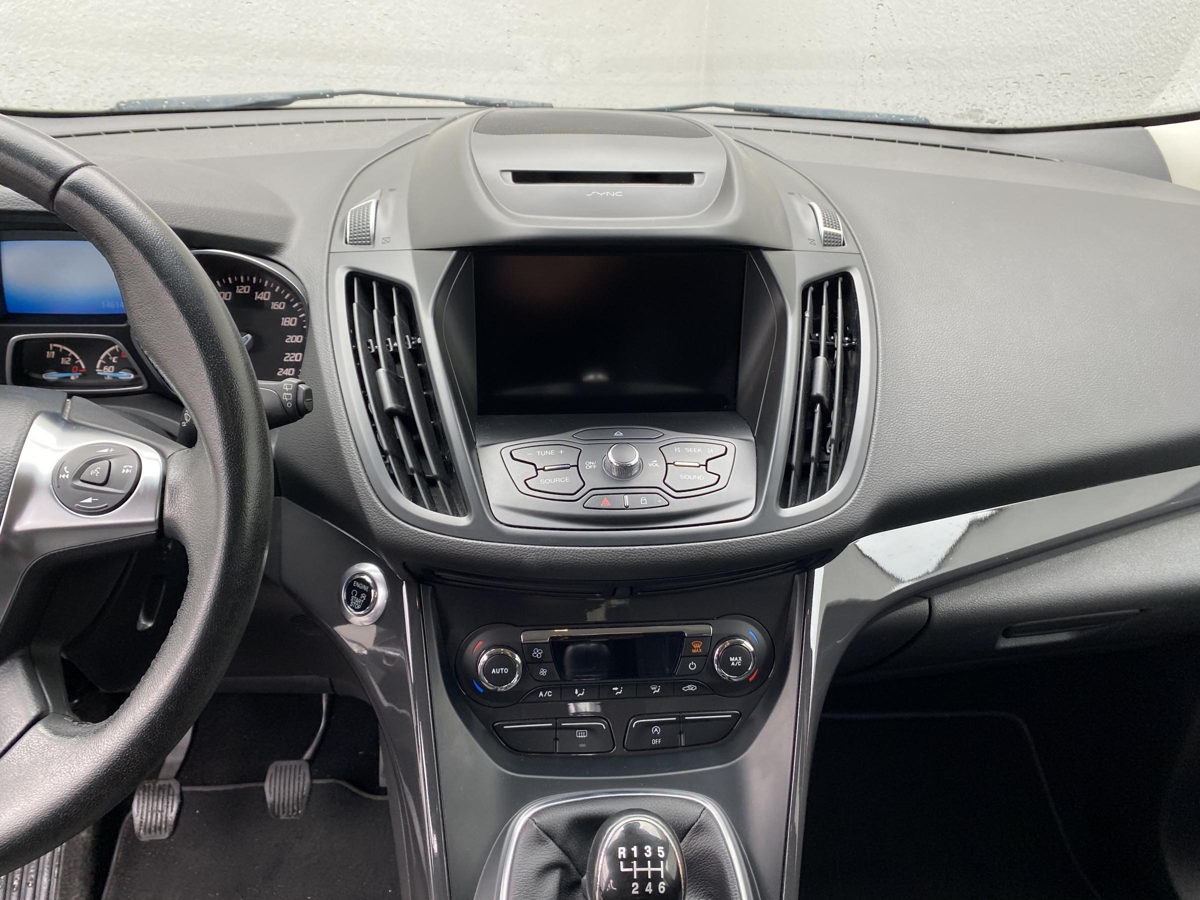 Ford Kuga, 2015 - pohled č. 10