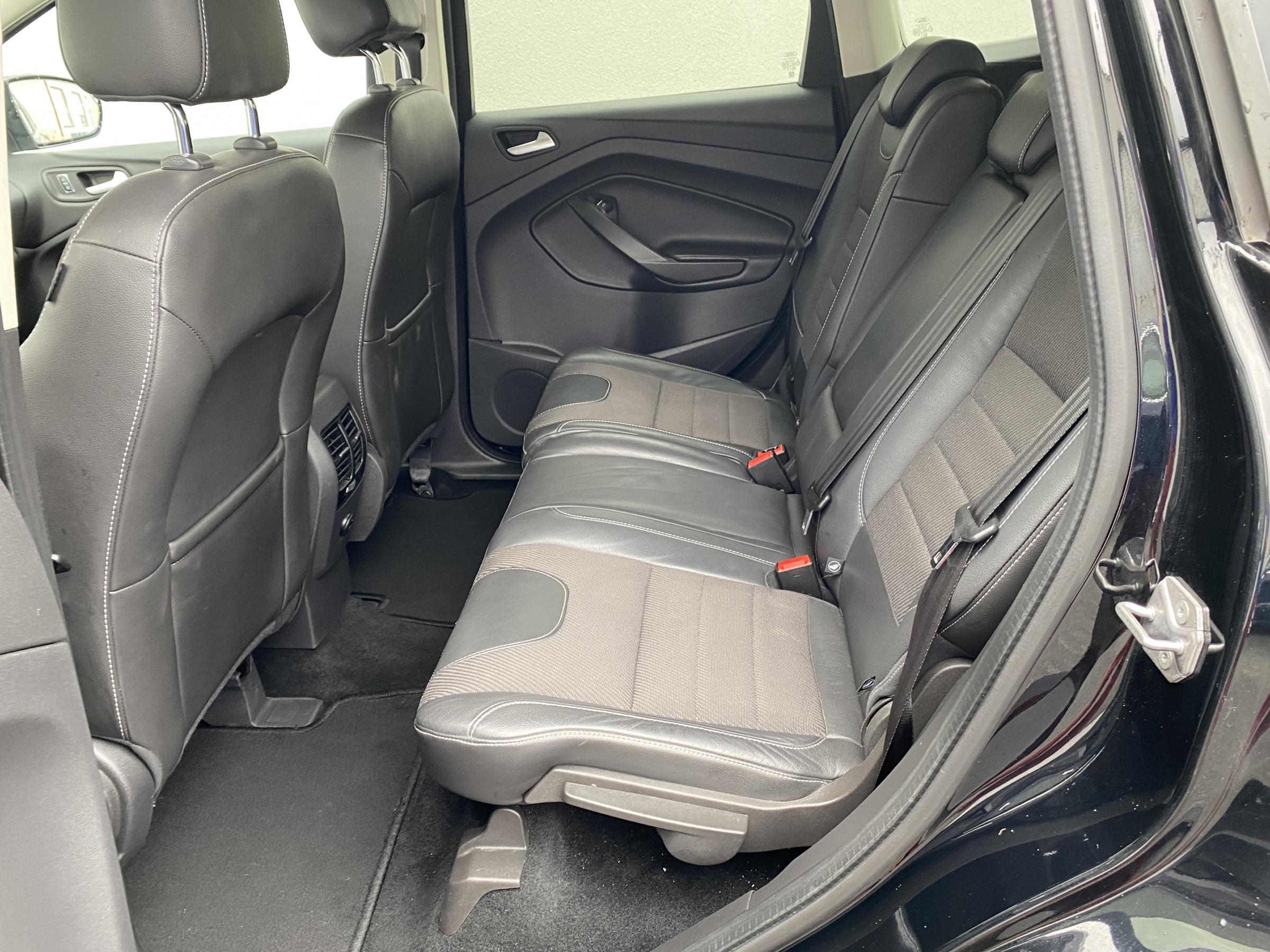 Ford Kuga, 2015 - pohled č. 14