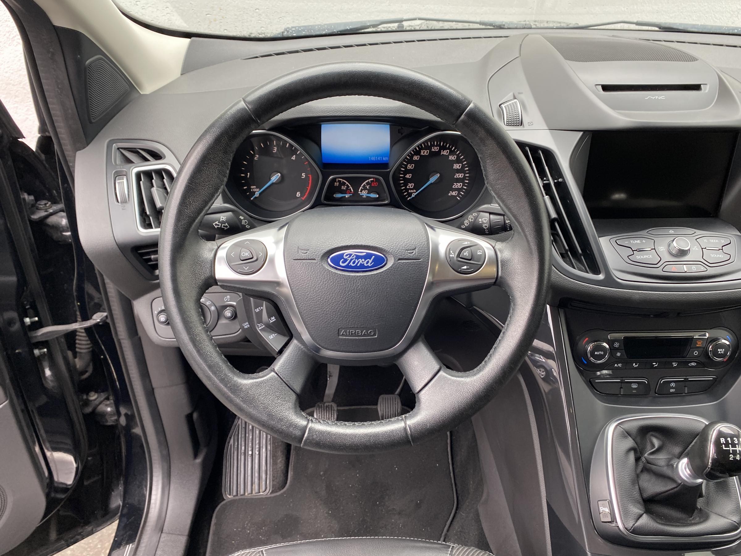 Ford Kuga, 2015 - pohled č. 9