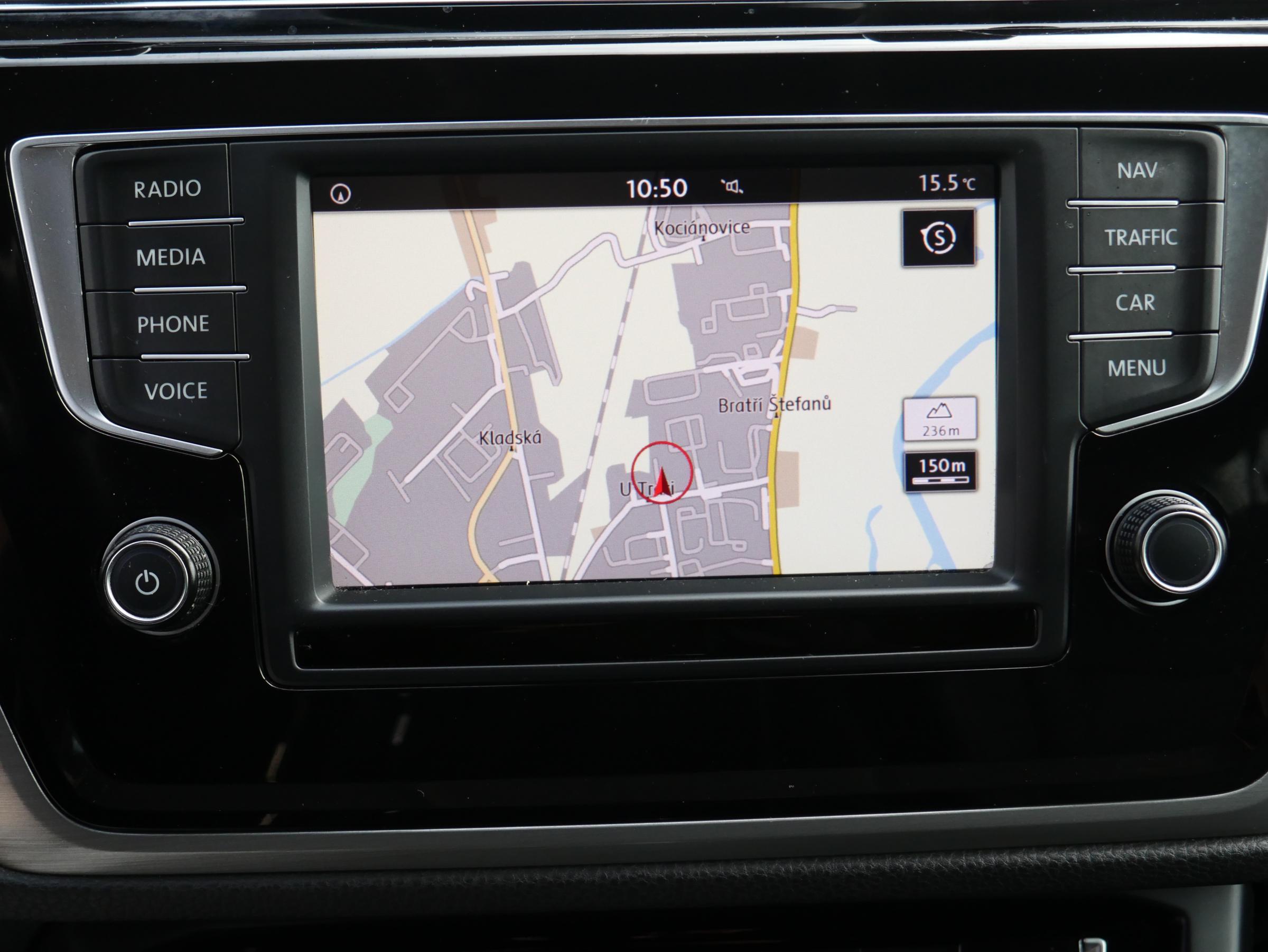 Volkswagen Touran, 2016 - pohled č. 11