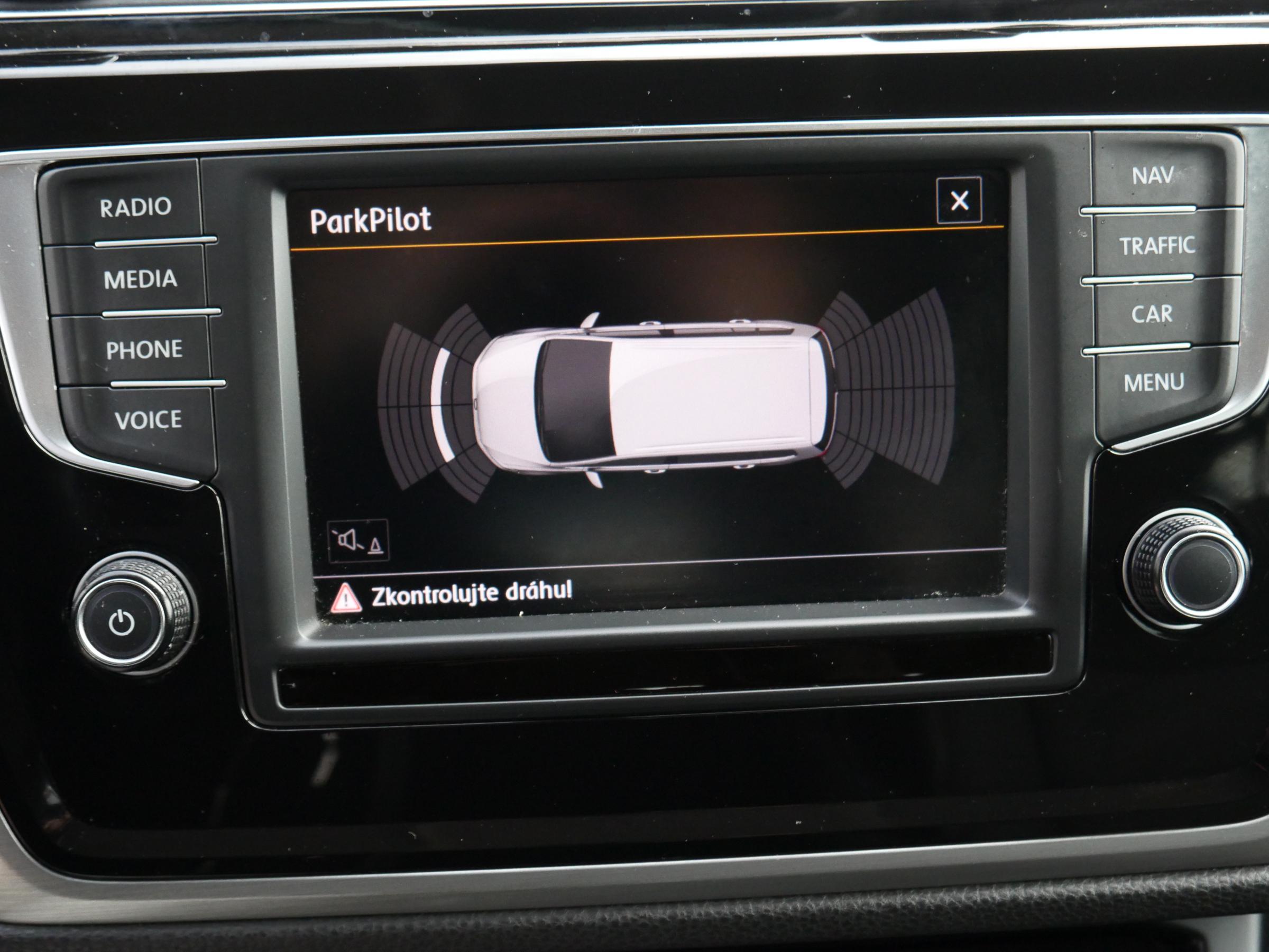 Volkswagen Touran, 2016 - pohled č. 12