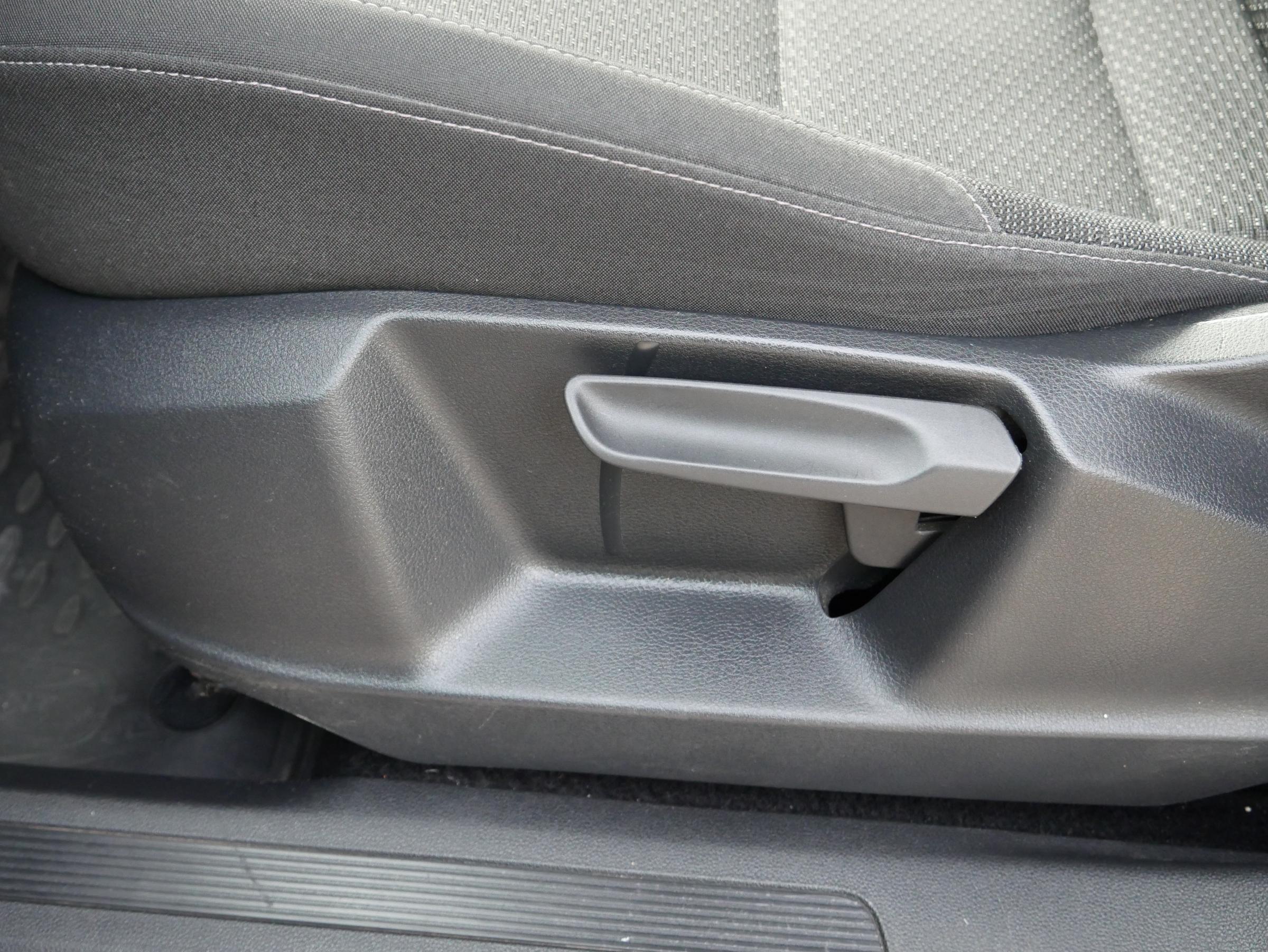 Volkswagen Touran, 2016 - pohled č. 14