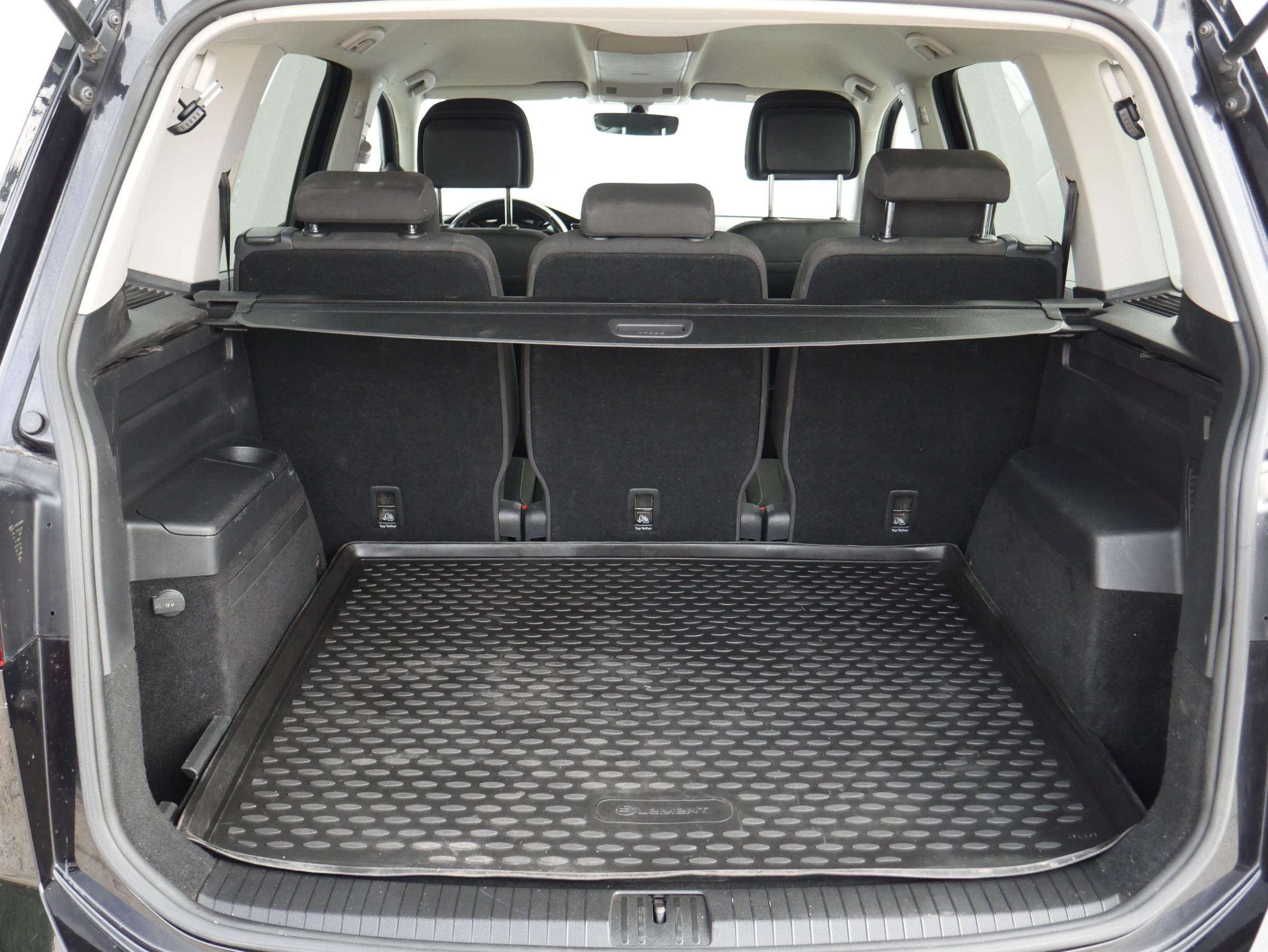 Volkswagen Touran, 2016 - pohled č. 7