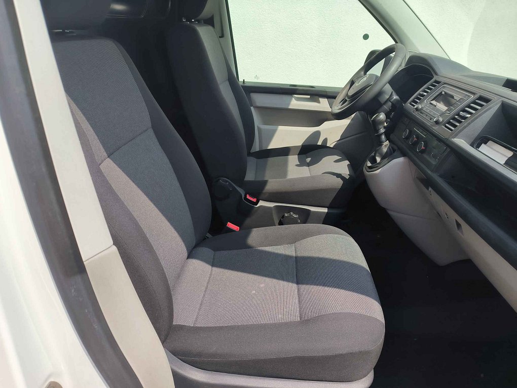 Volkswagen Transporter 2.0TDi  L2H1