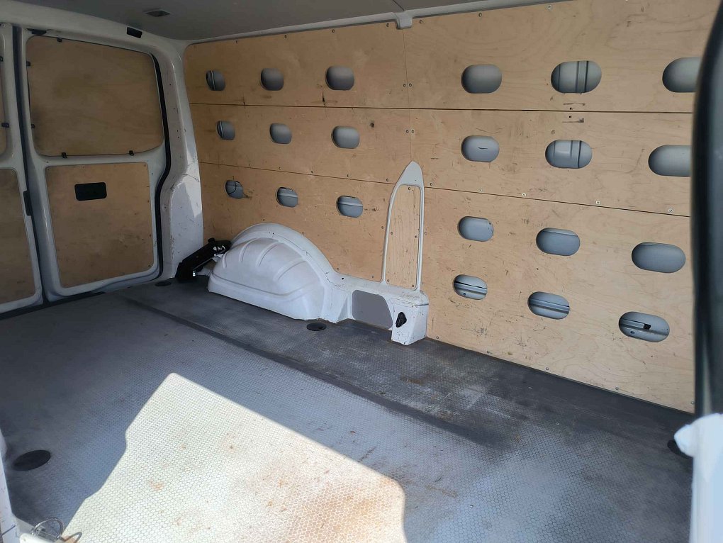 Volkswagen Transporter 2.0TDi  L2H1