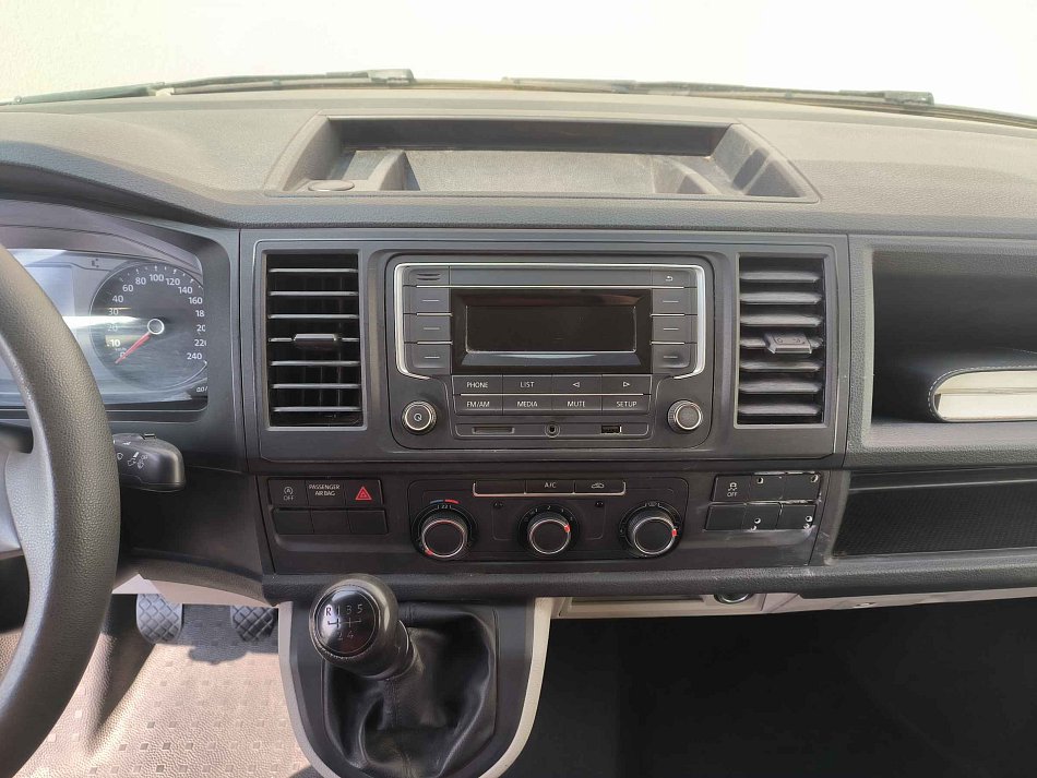 Volkswagen Transporter 2.0TDi  L2H1