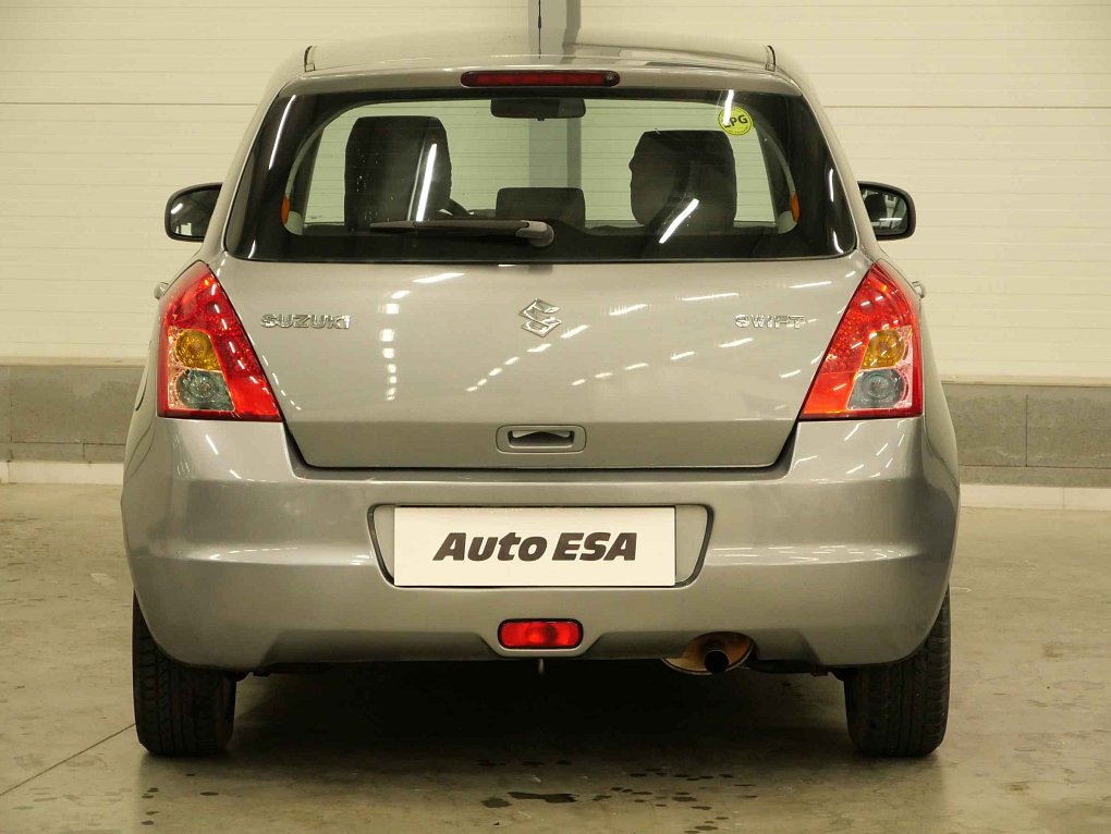 Suzuki Swift 1.3i 