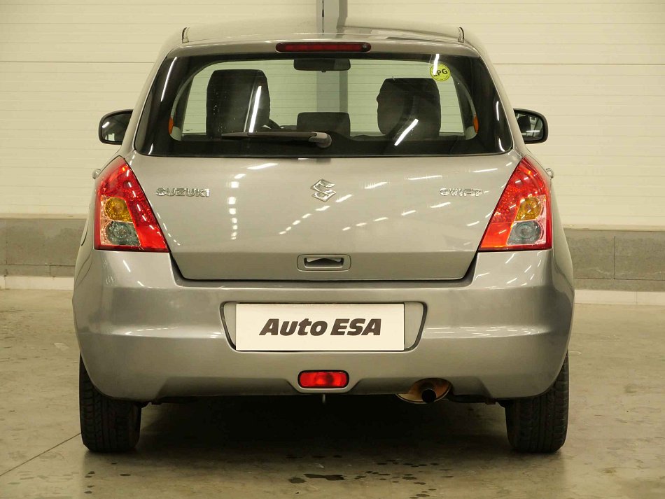 Suzuki Swift 1.3i 