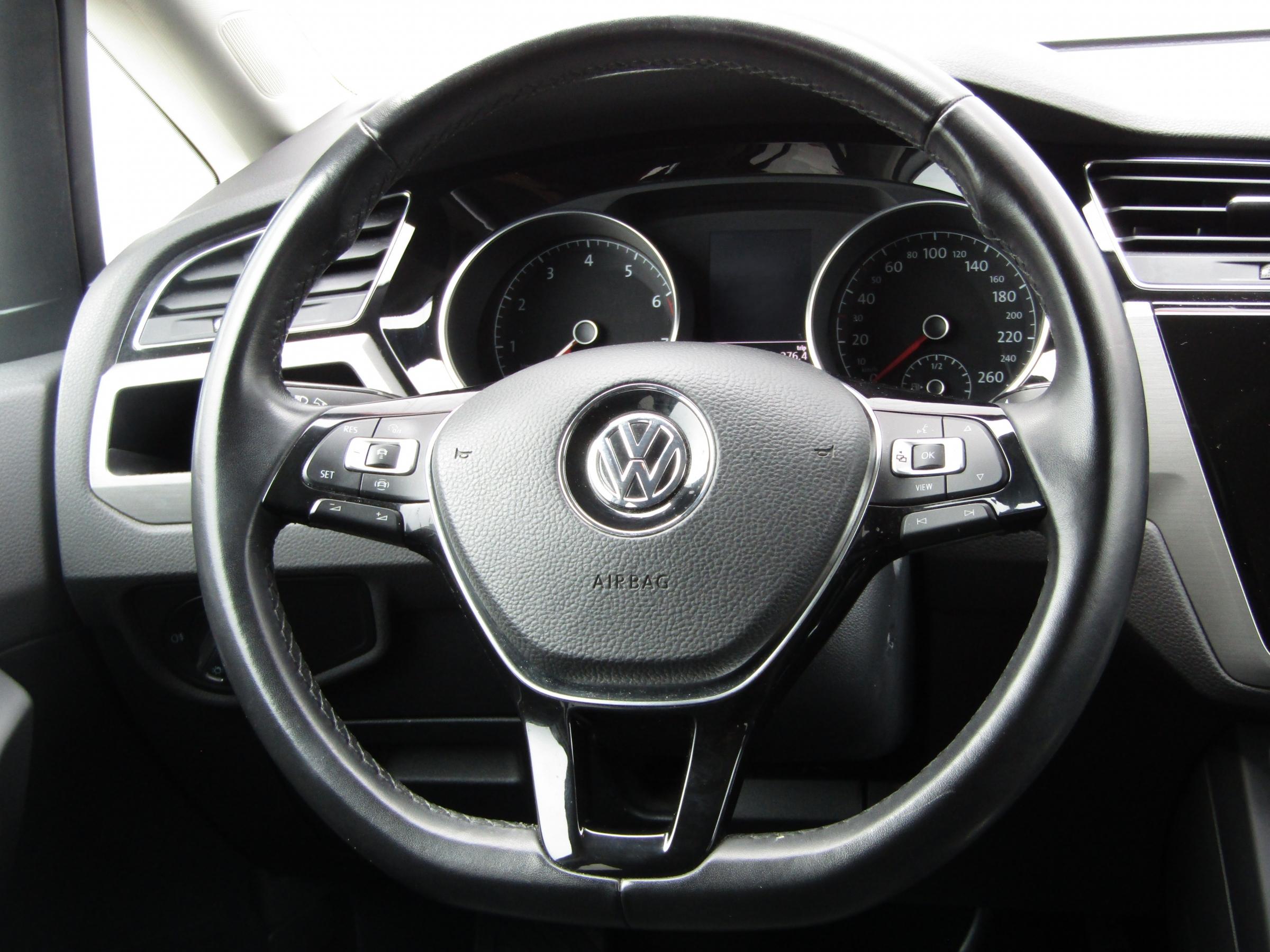 Volkswagen Touran, 2018 - pohled č. 13