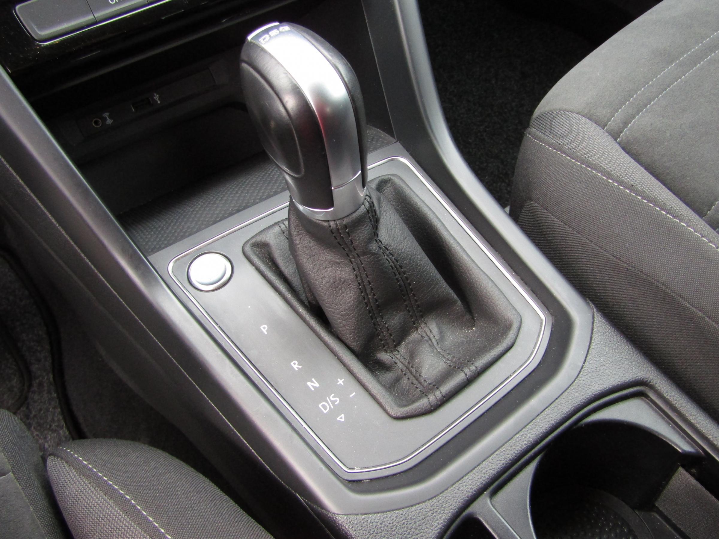 Volkswagen Touran, 2018 - pohled č. 14