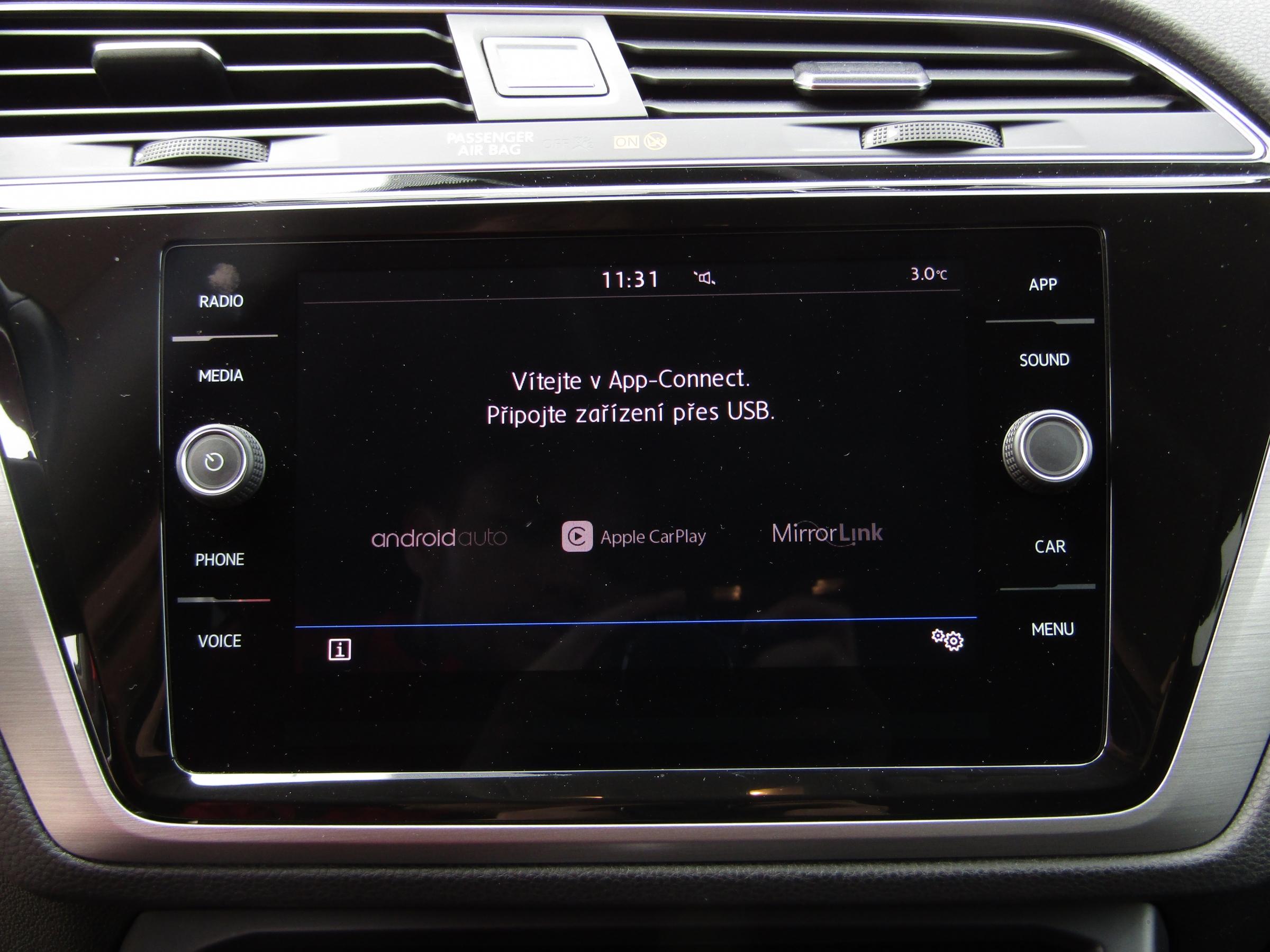 Volkswagen Touran, 2018 - pohled č. 17