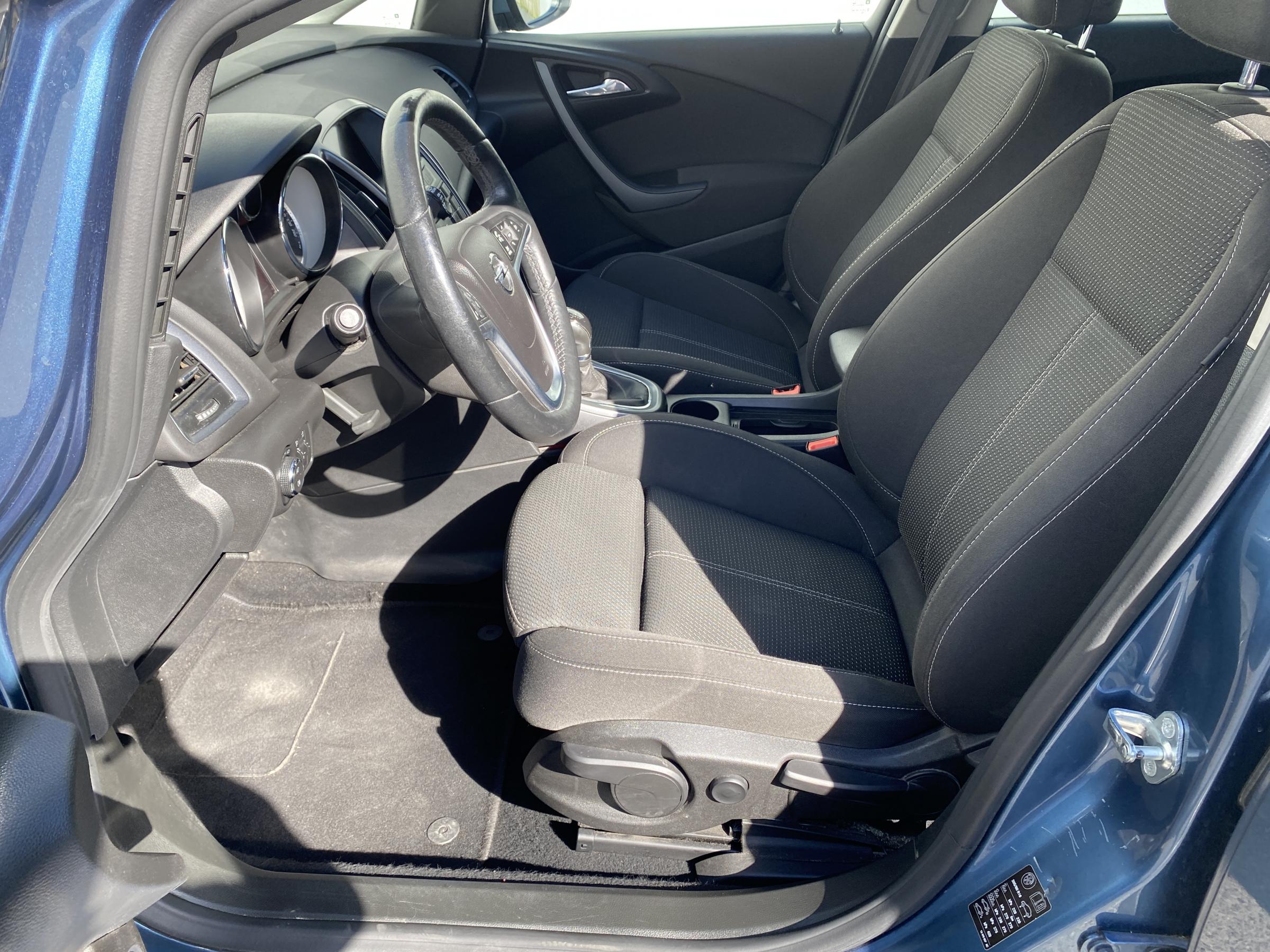 Opel Astra, 2015 - pohled č. 10