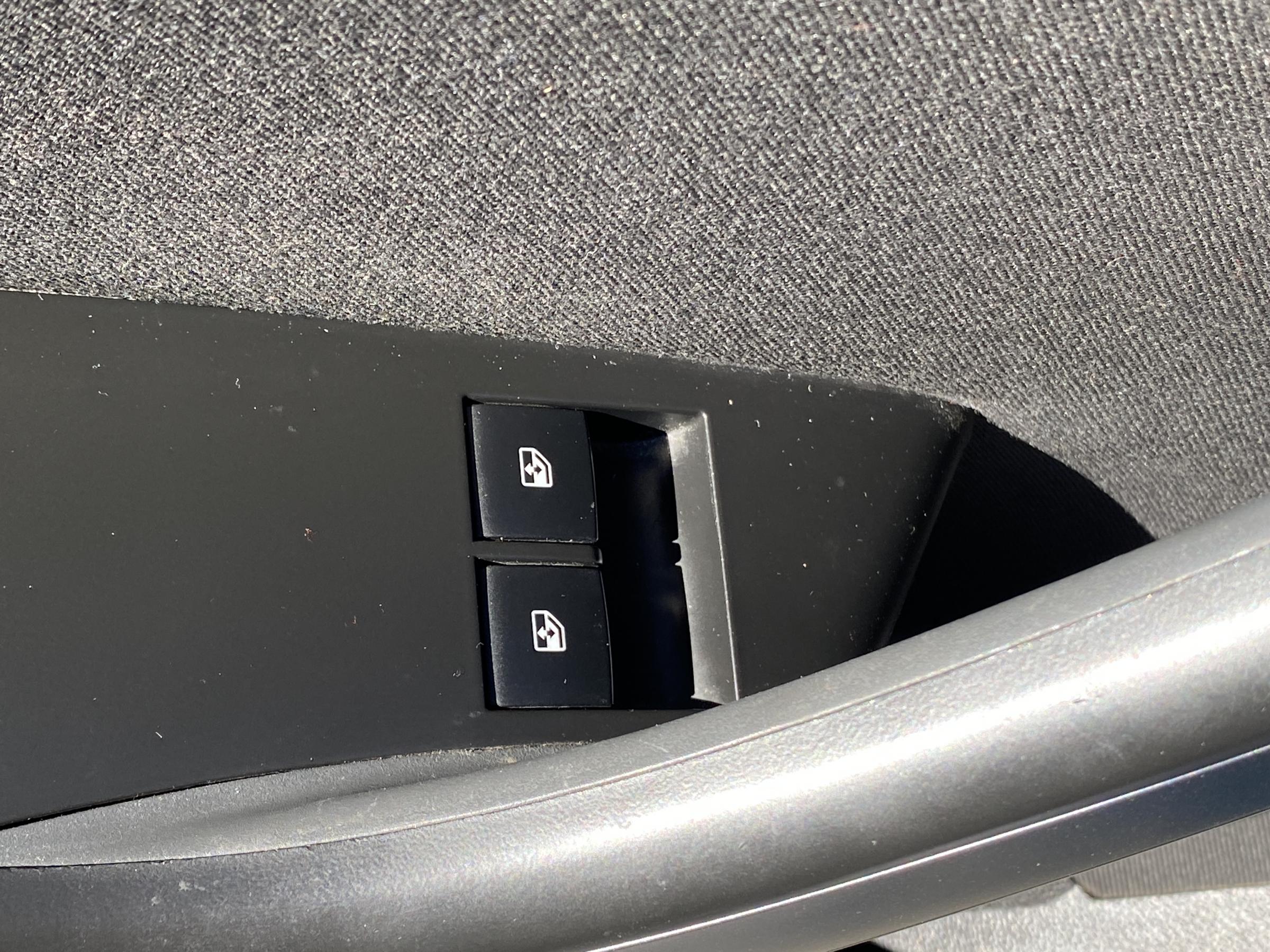 Opel Astra, 2015 - pohled č. 12