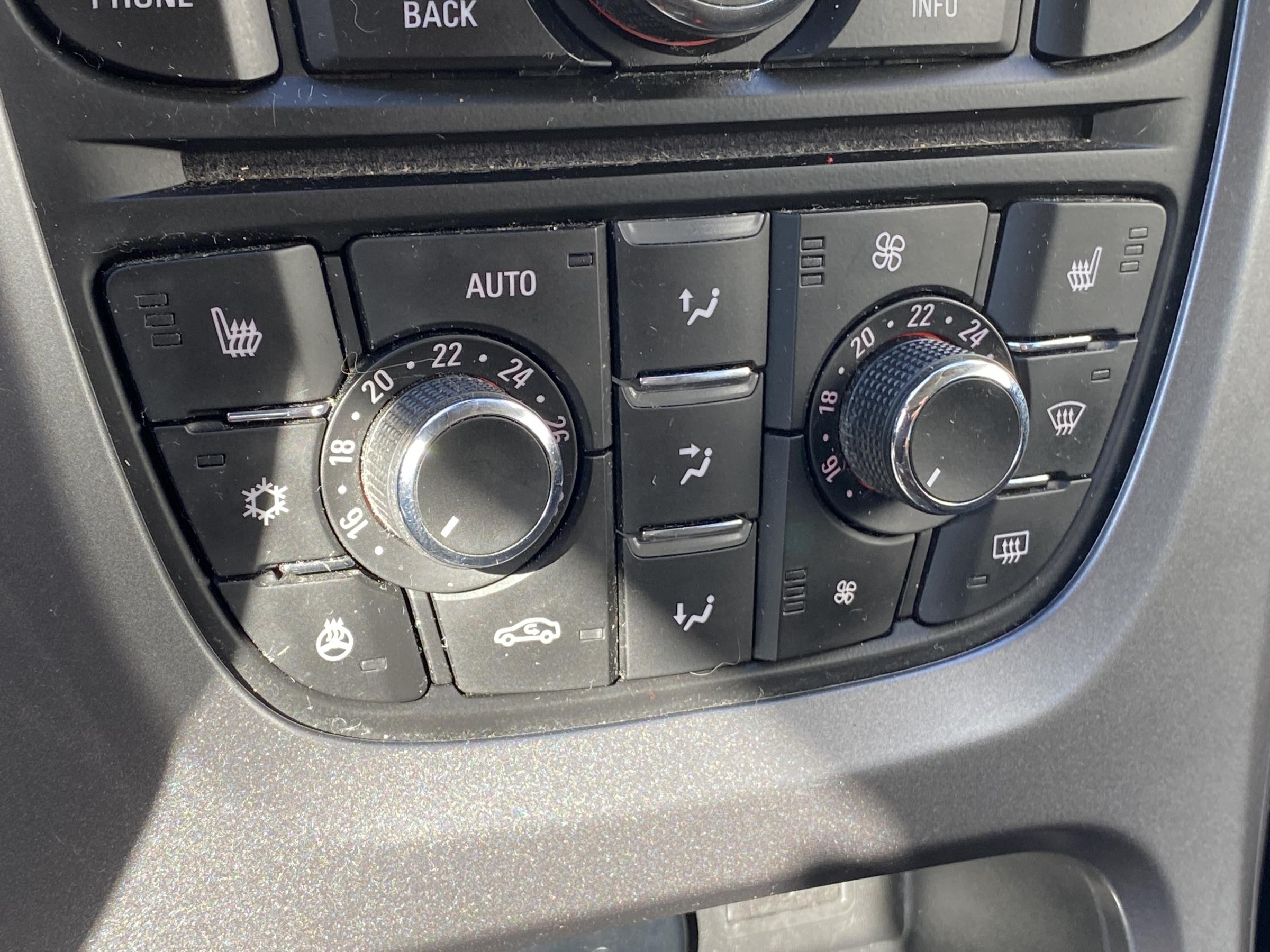 Opel Astra, 2015 - pohled č. 15