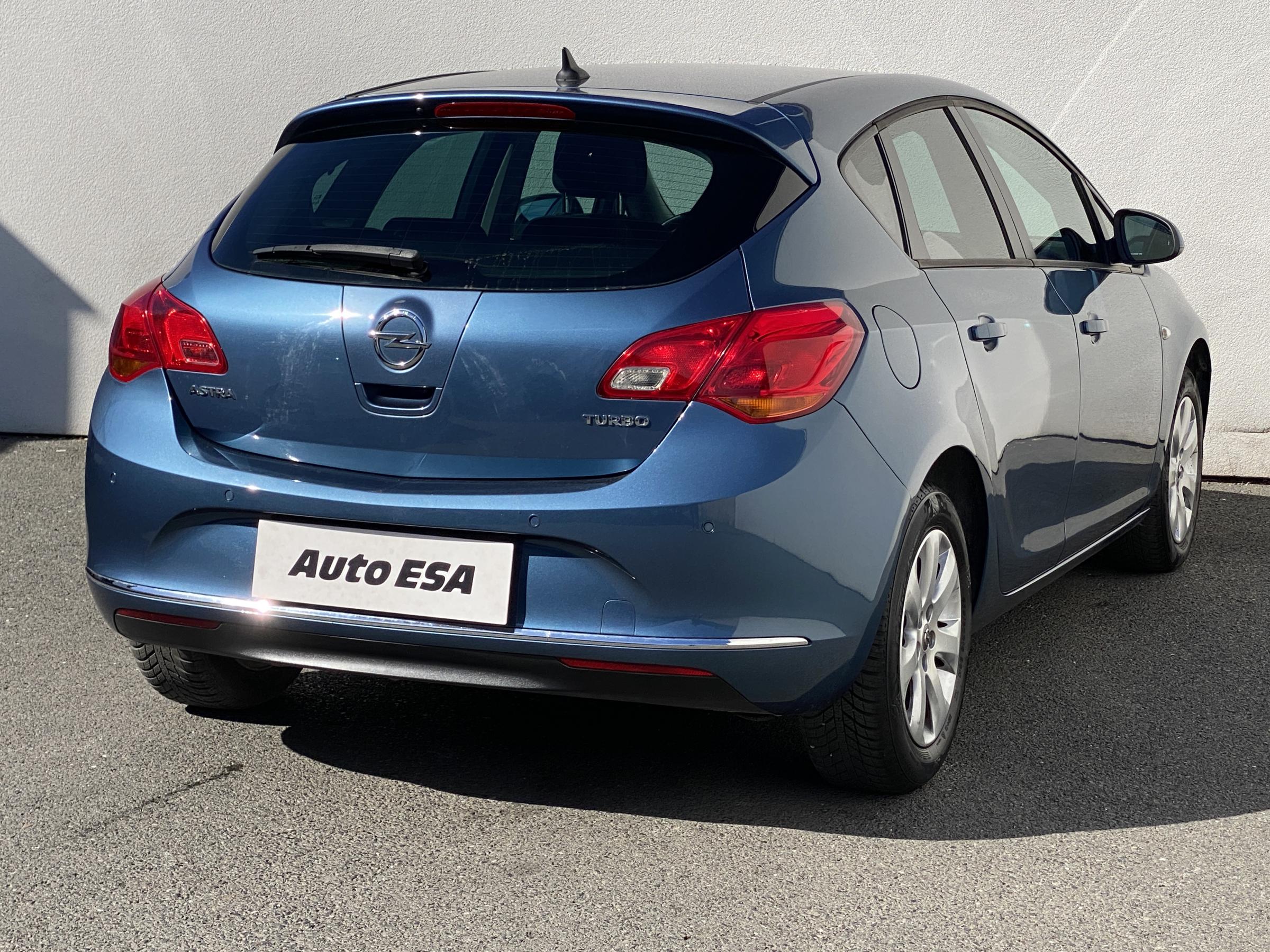 Opel Astra, 2015 - pohled č. 4