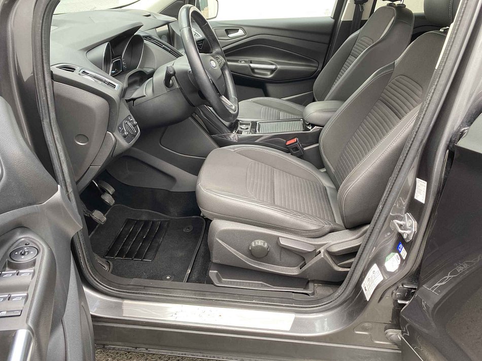 Ford Kuga 1.5 EB Titanium