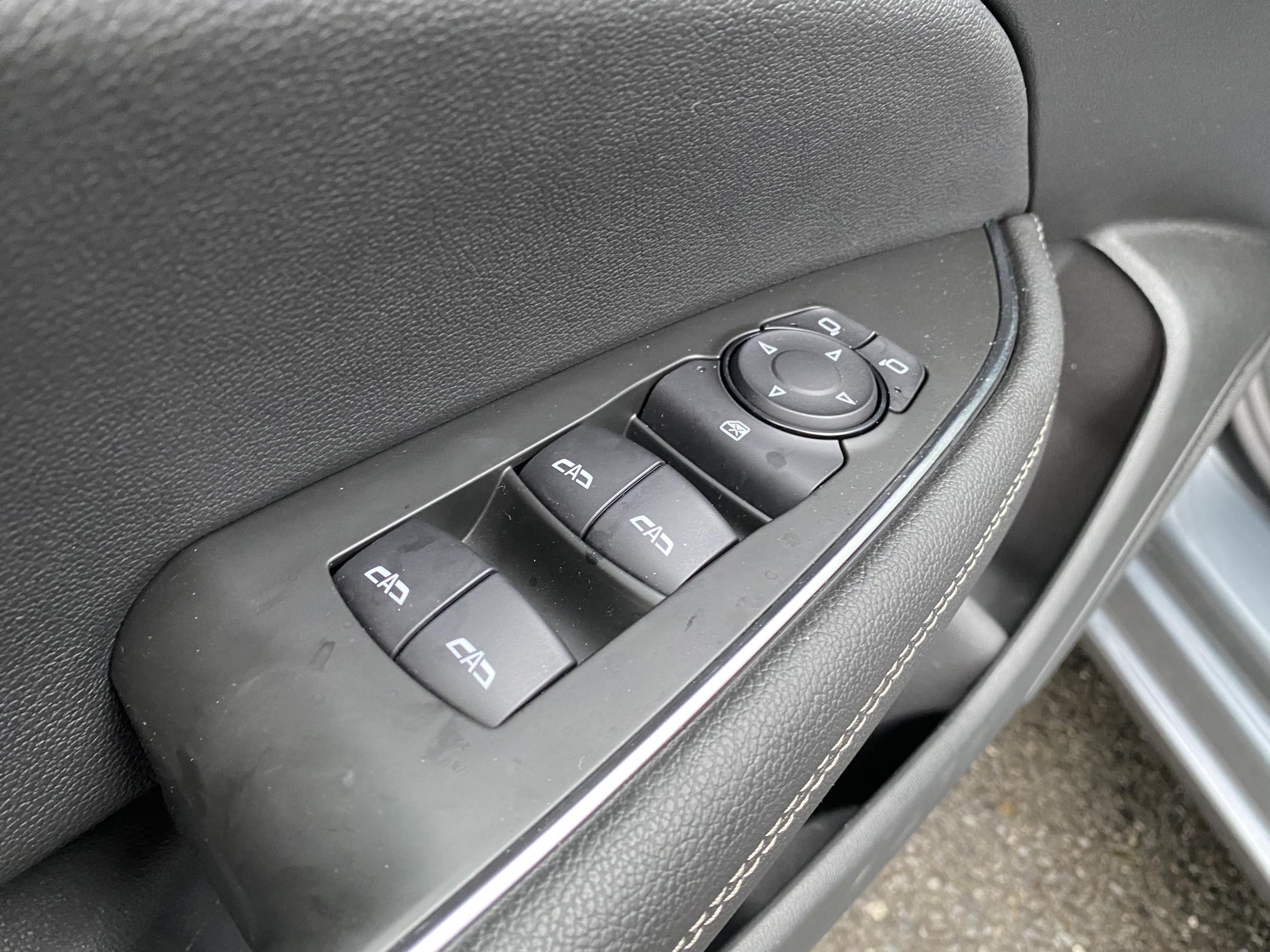 Opel Insignia, 2020 - pohled č. 13