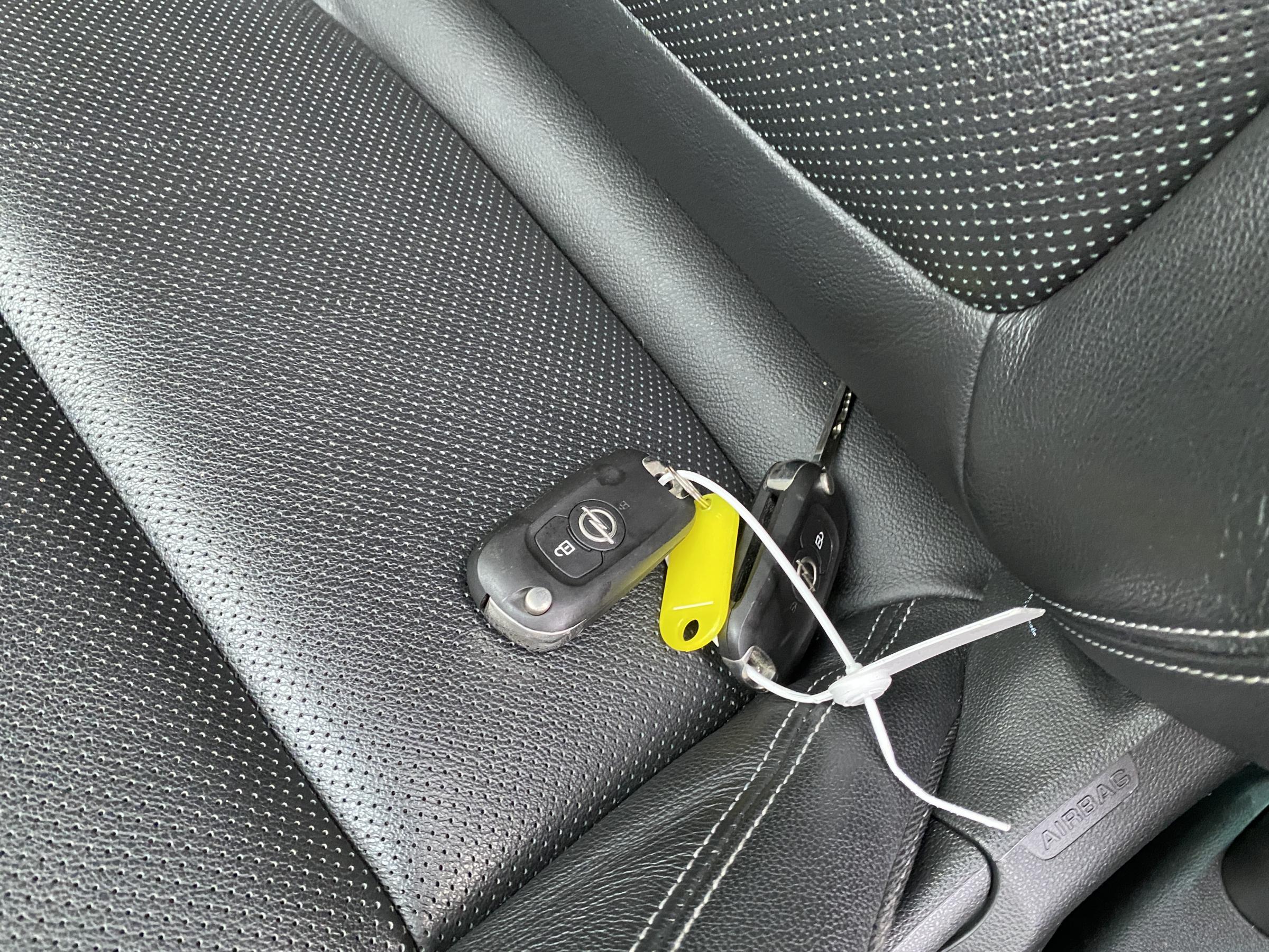 Opel Insignia, 2020 - pohled č. 17