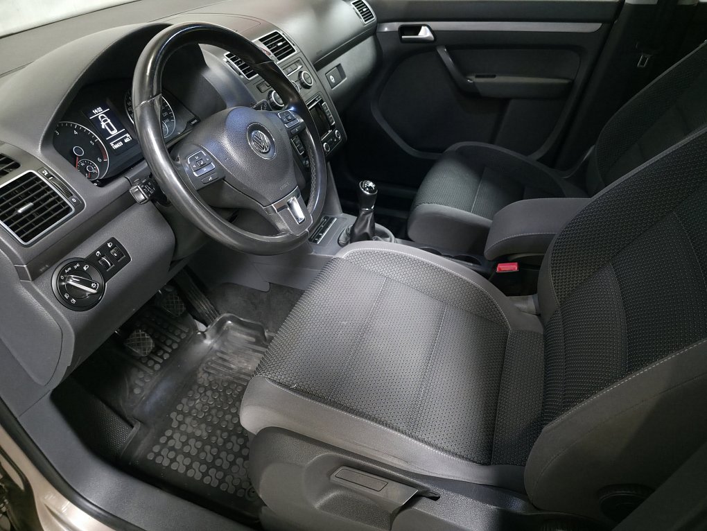 Volkswagen Touran 1.6 TDi 