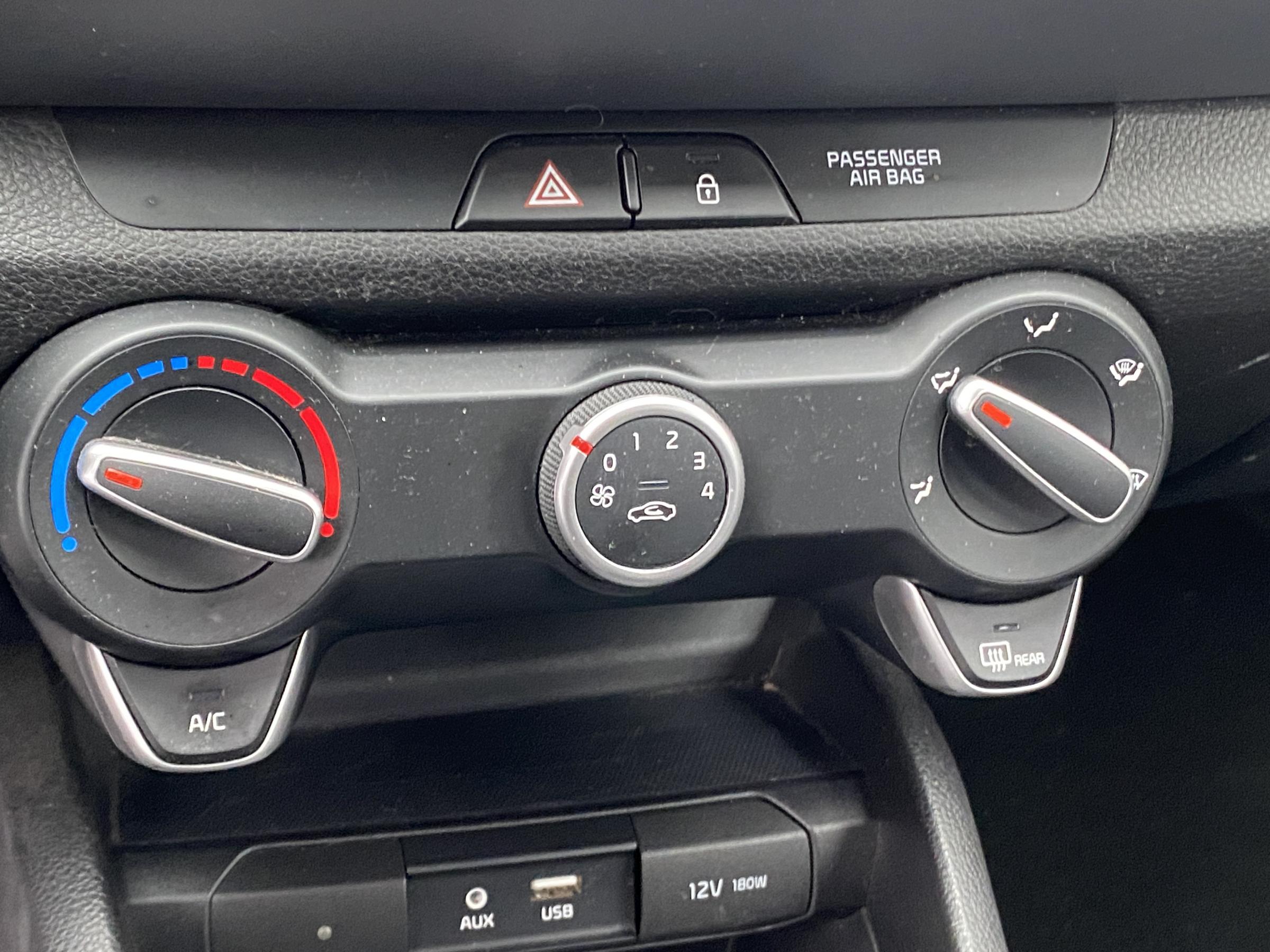 Kia Stonic, 2019 - pohled č. 15