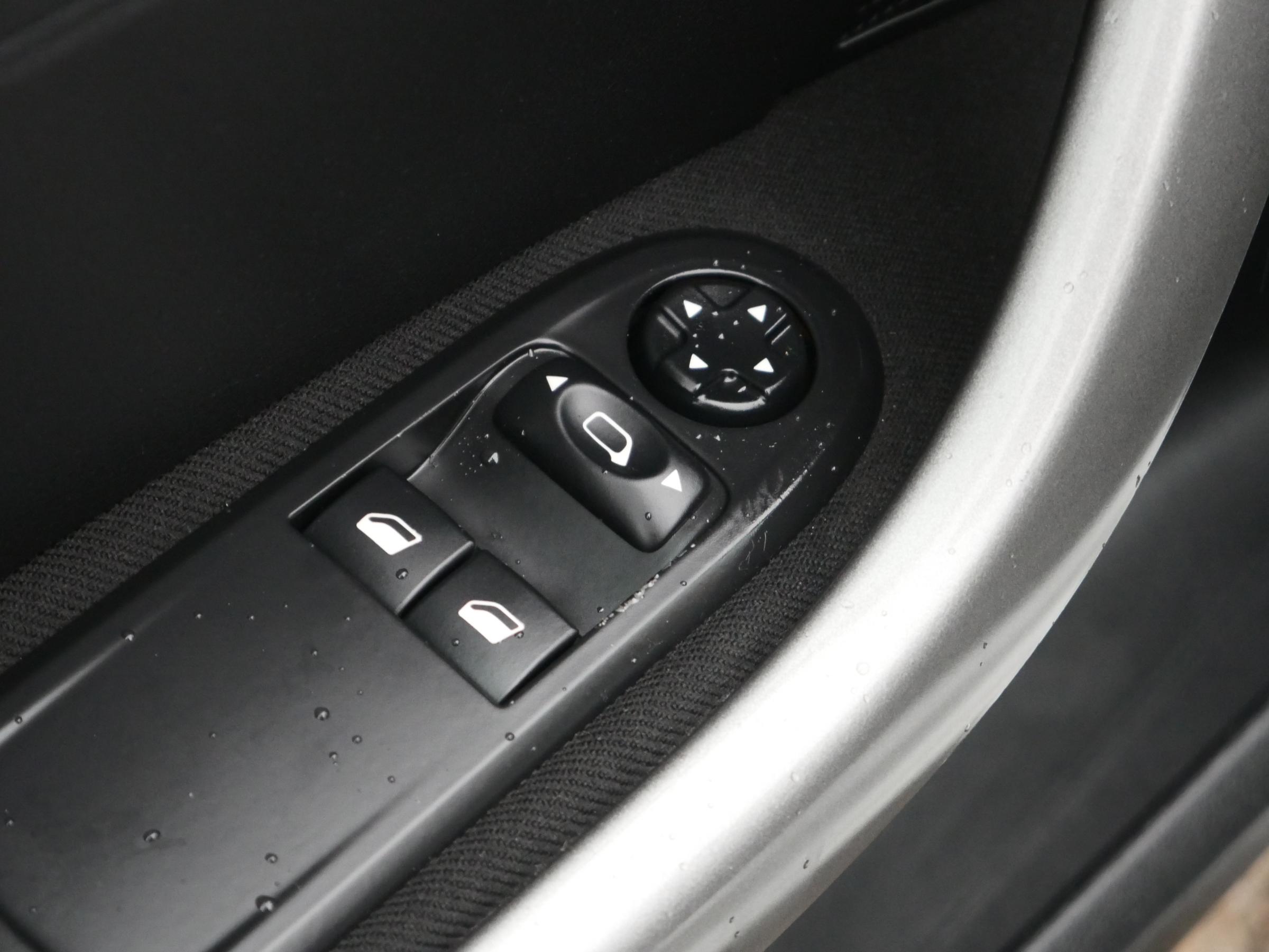 Peugeot 308, 2013 - pohled č. 16