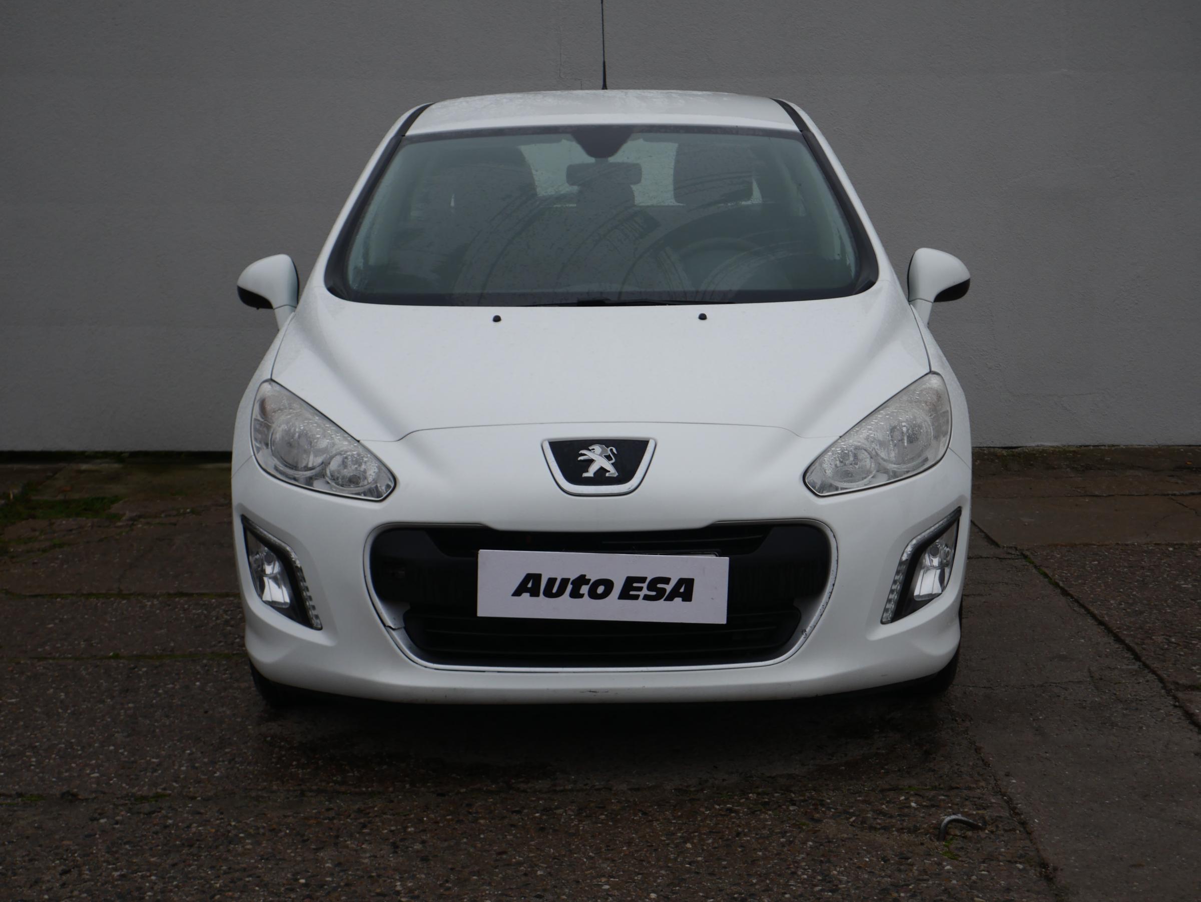 Peugeot 308, 2013 - pohled č. 2