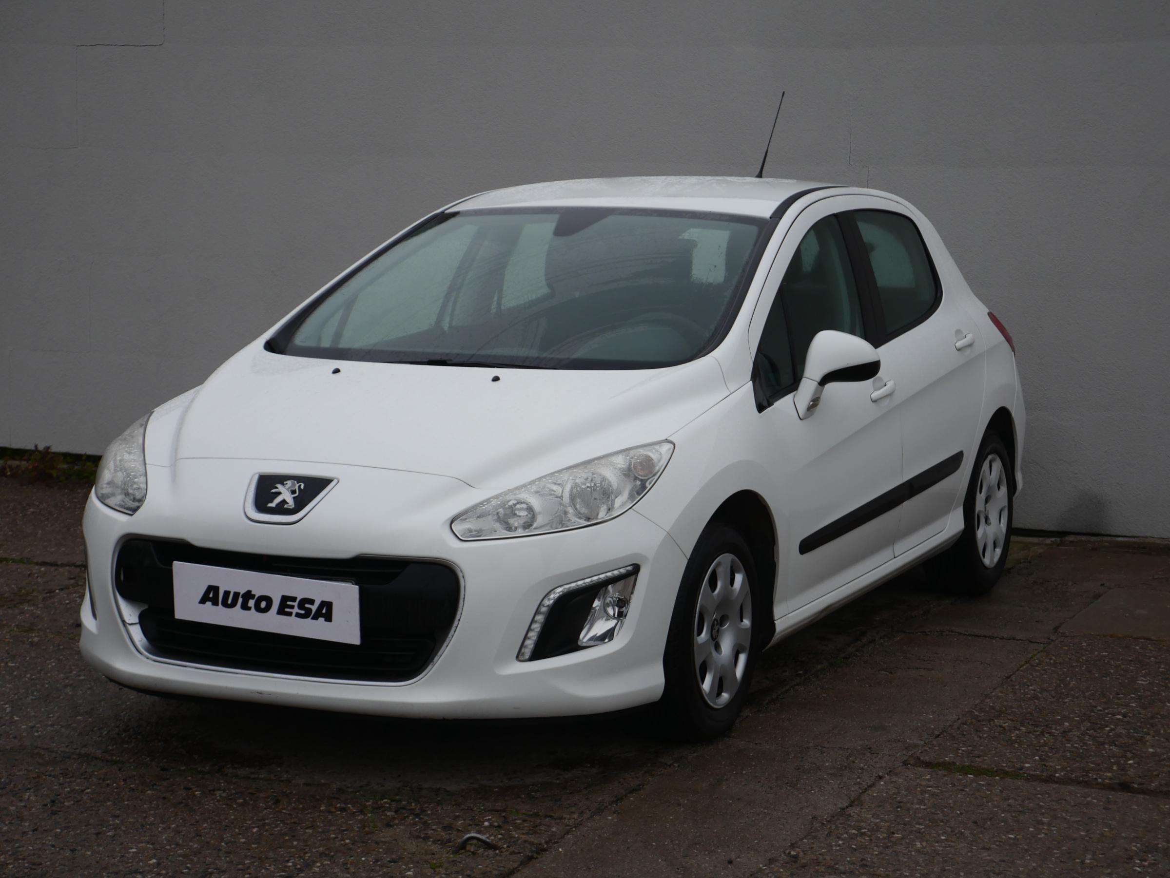 Peugeot 308, 2013 - pohled č. 3