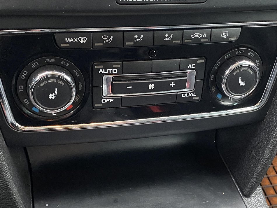 Škoda Superb II 2.0TDi Elegance