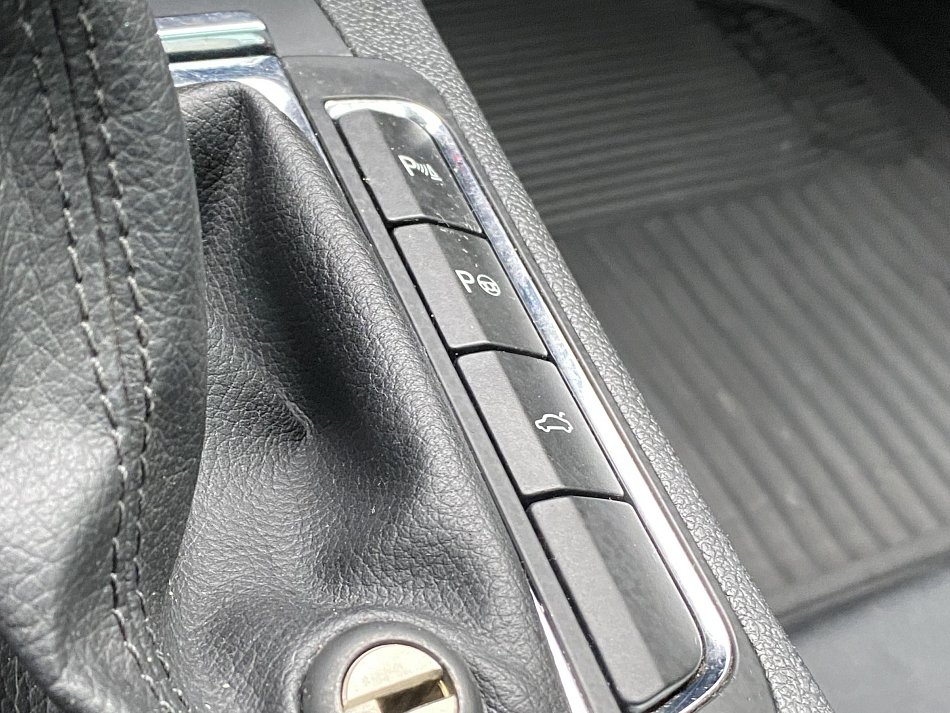 Škoda Superb II 2.0 TDi Elegance