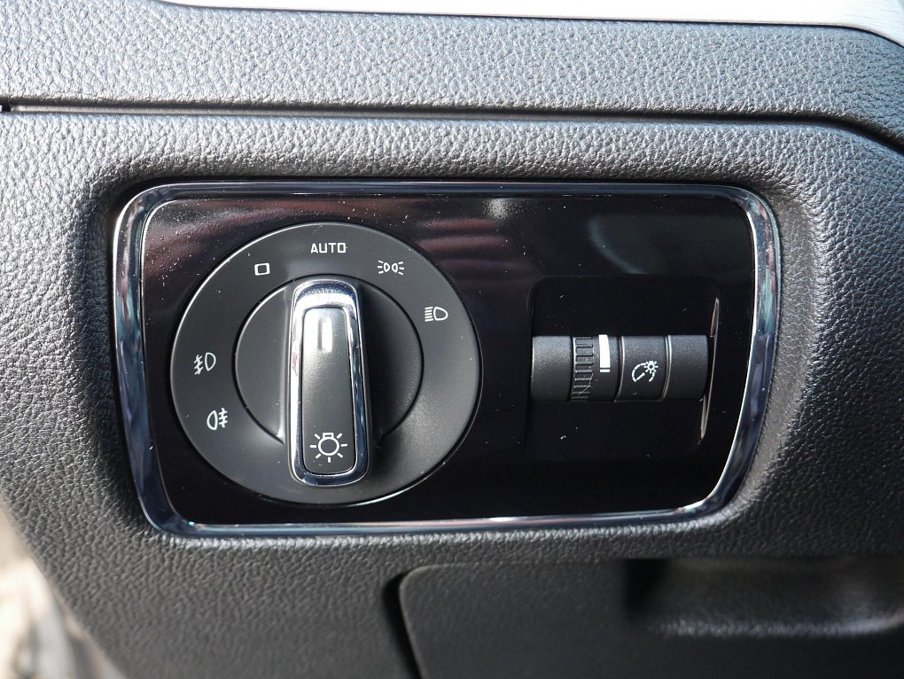 Škoda Superb II 2.0 TDi Ambition