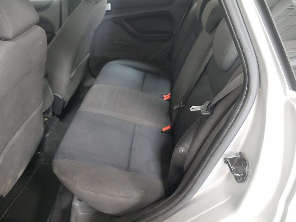 Ford Focus 1.6i 