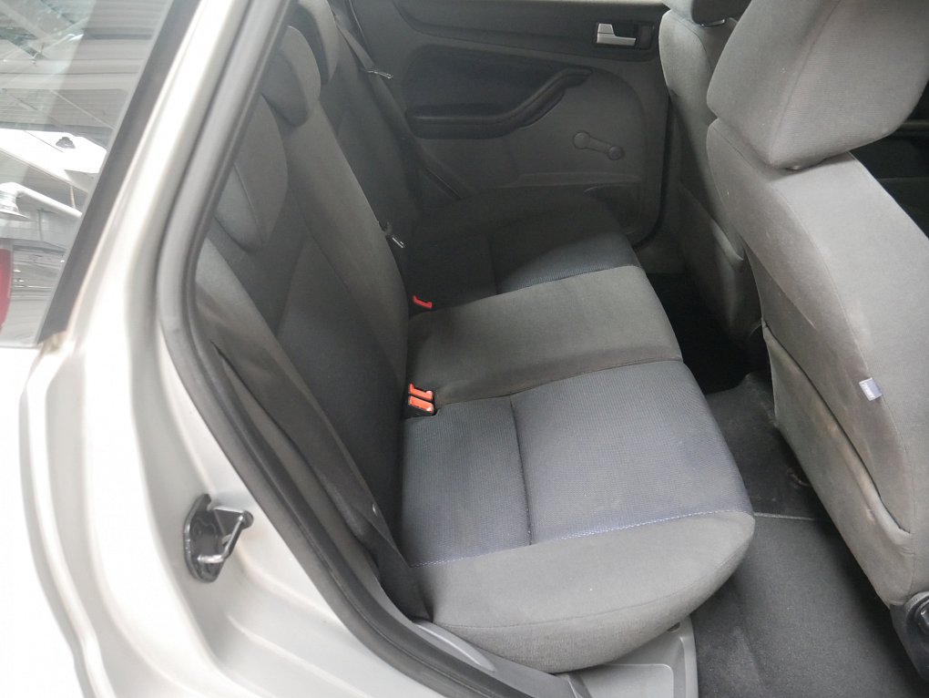 Ford Focus 1.6i 