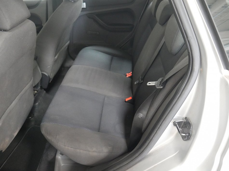 Ford Focus 1.6i 