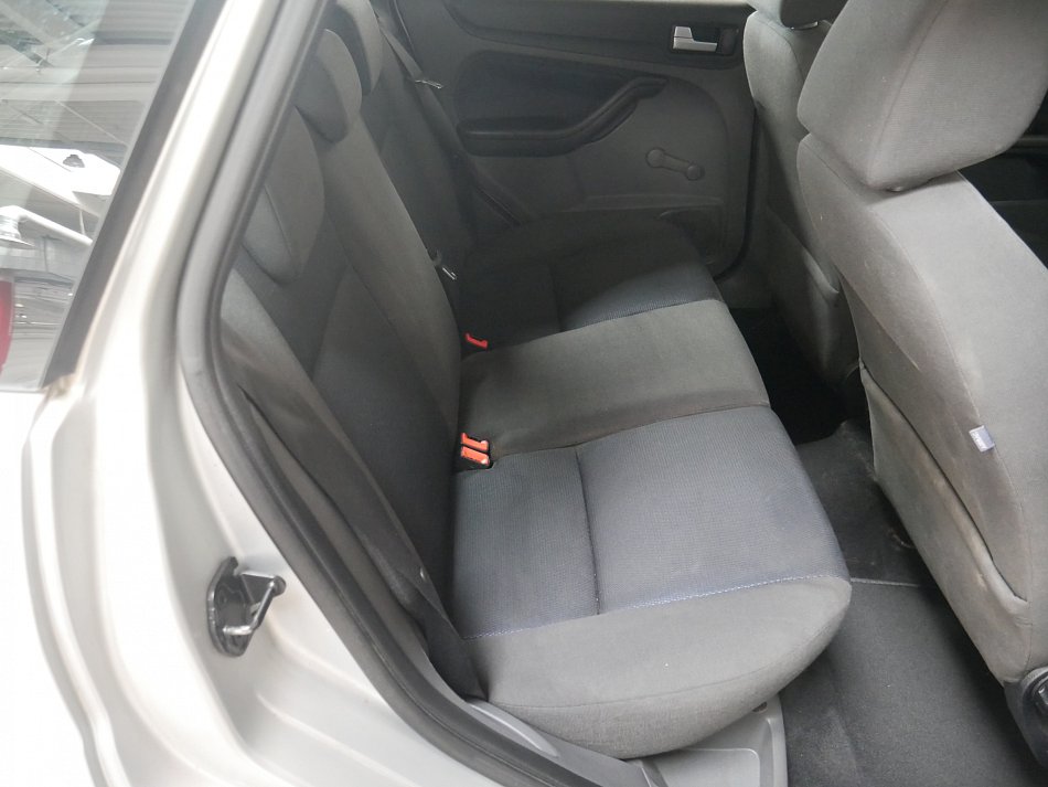 Ford Focus 1.6i 