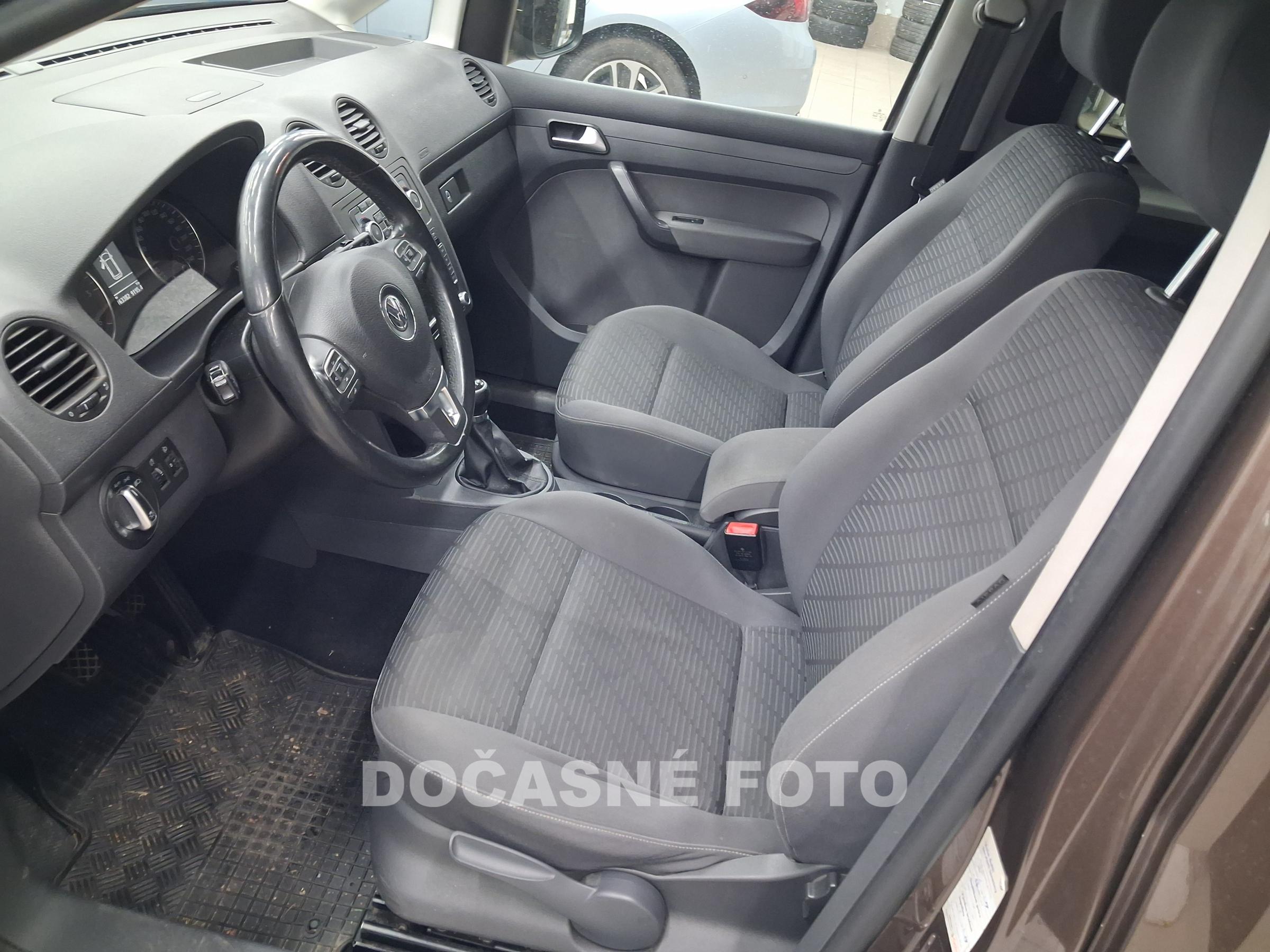 Volkswagen Caddy, 2012 - pohled č. 3