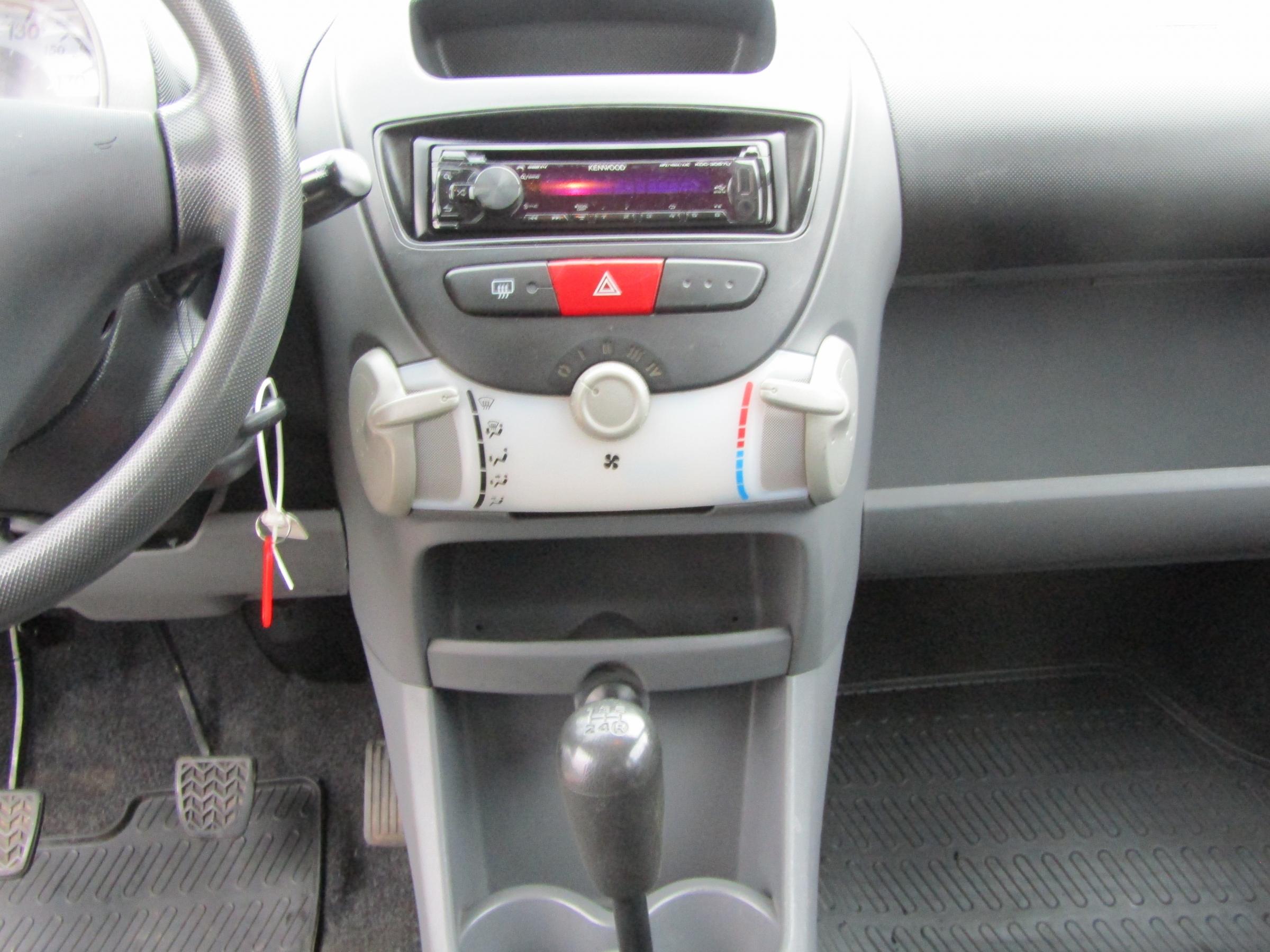 Peugeot 107, 2007 - pohled č. 10