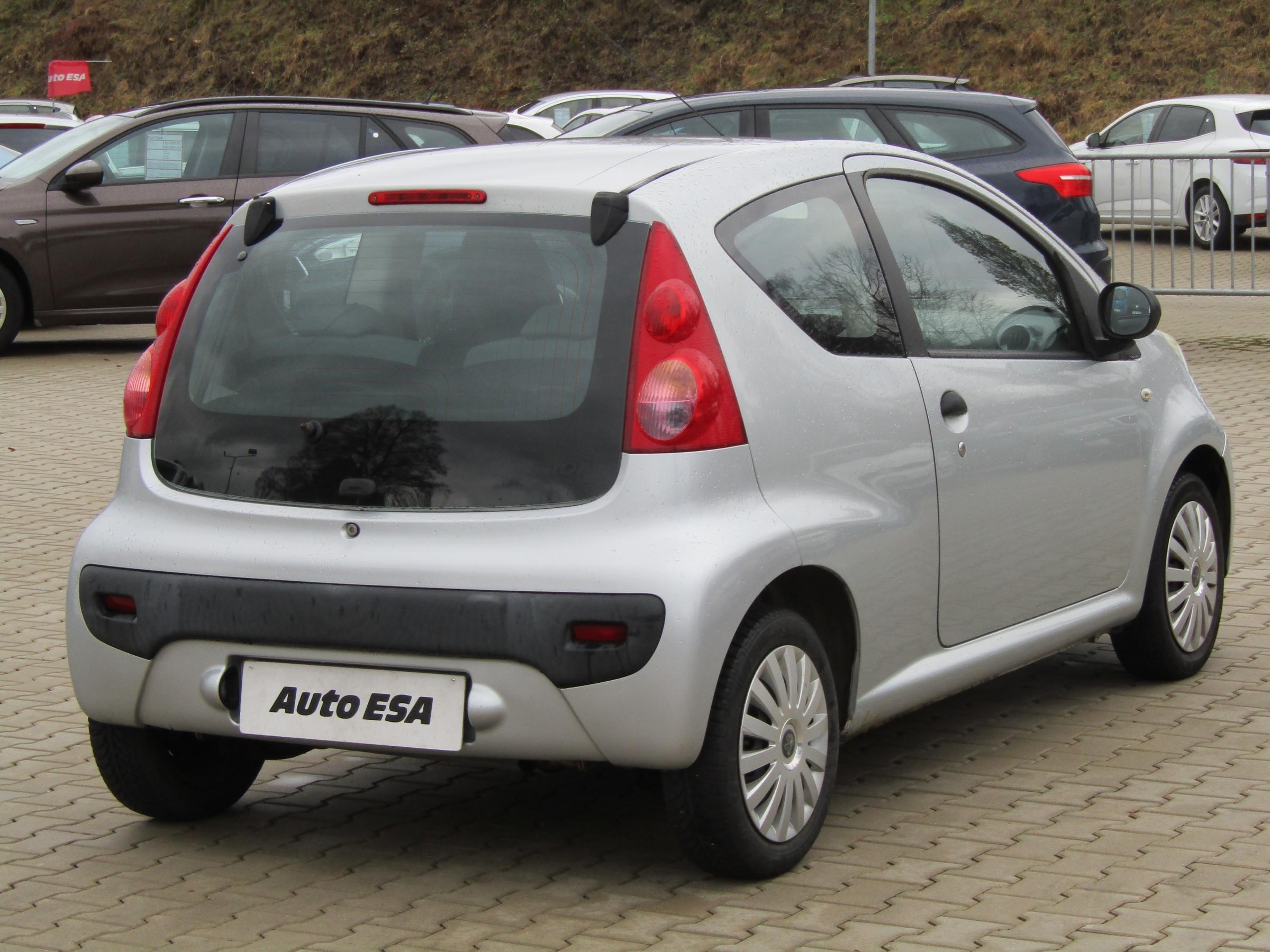 Peugeot 107, 2007 - pohled č. 4