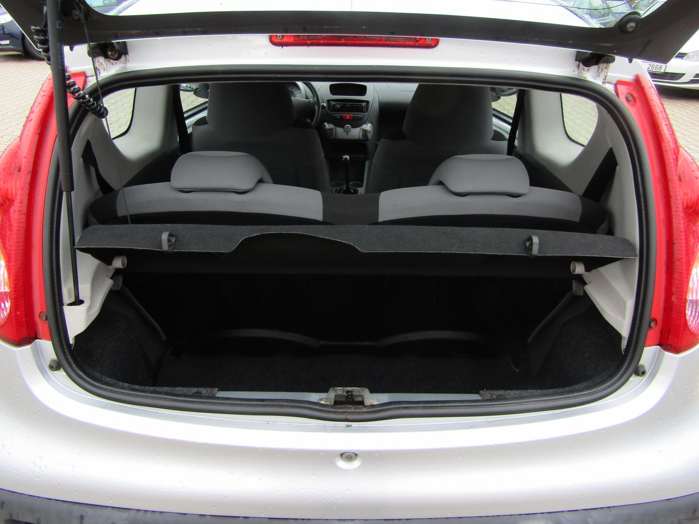 Peugeot 107, 2007 - pohled č. 7