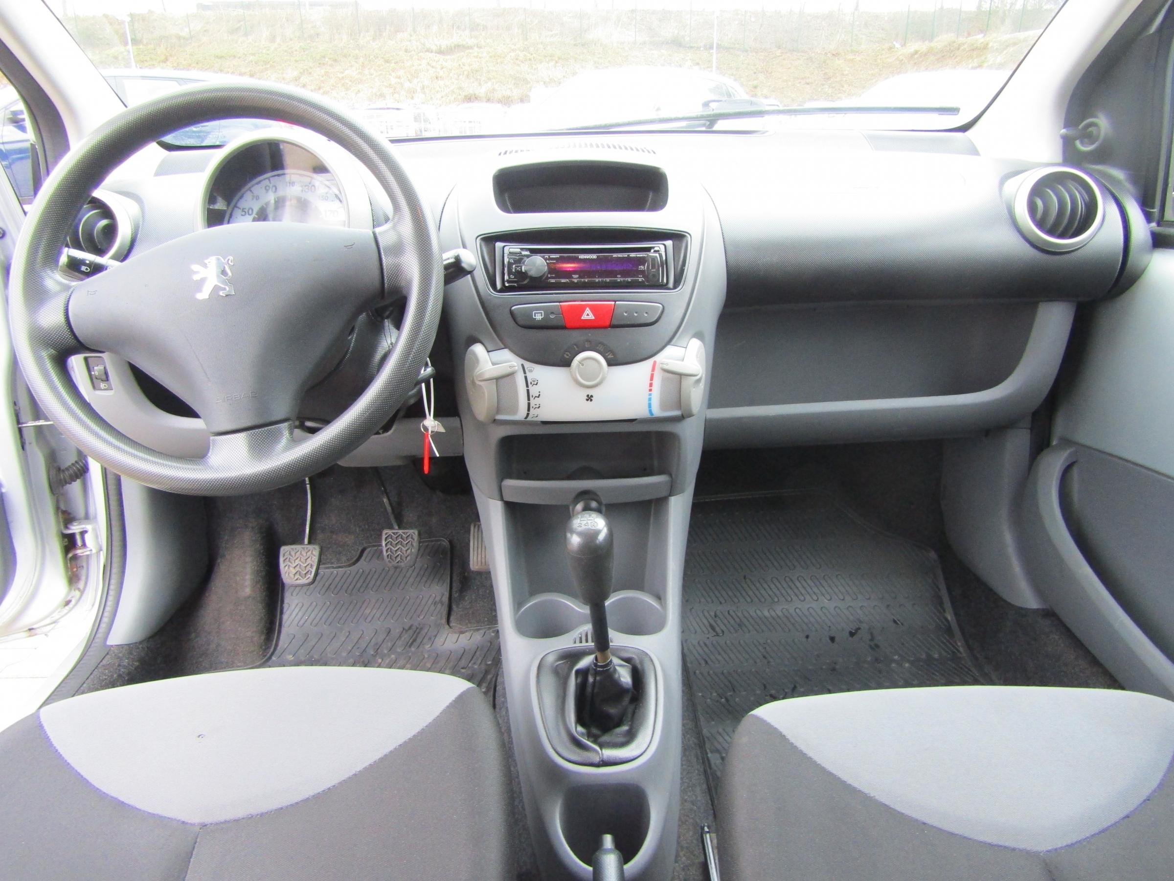 Peugeot 107, 2007 - pohled č. 8