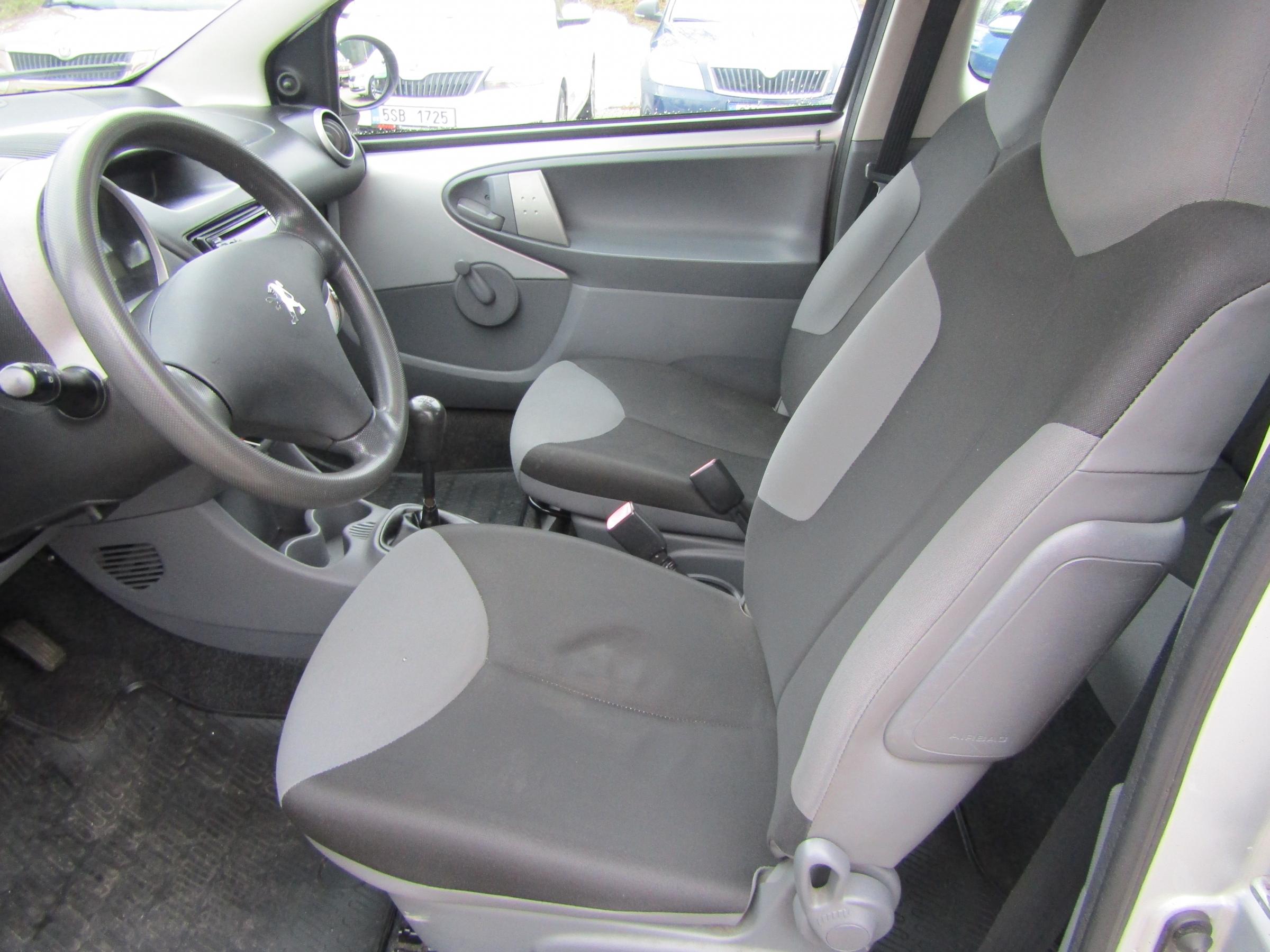 Peugeot 107, 2007 - pohled č. 9