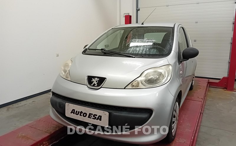 Peugeot 107 1.0 i 