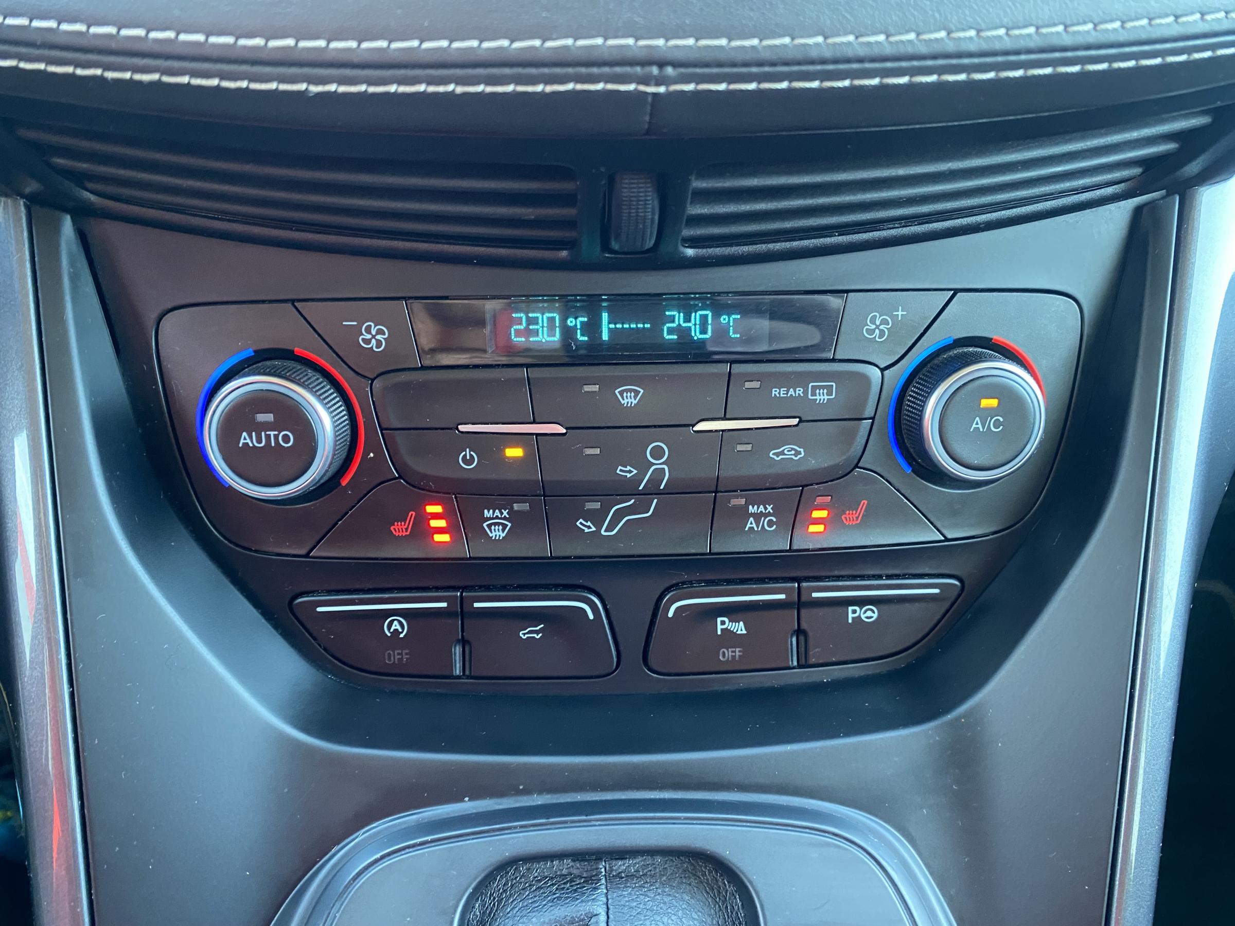 Ford Kuga, 2019 - pohled č. 17