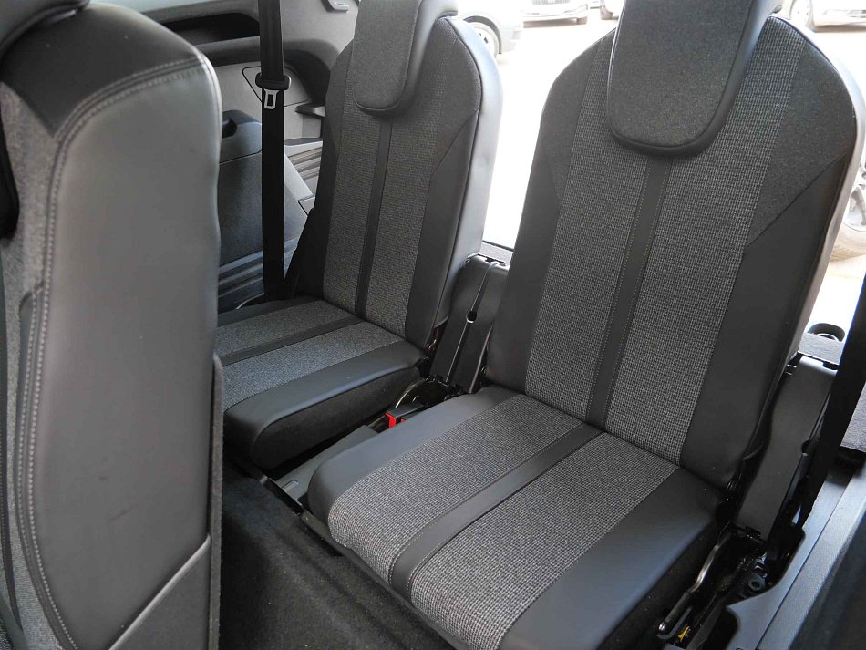 Peugeot 5008 2.0HDi 