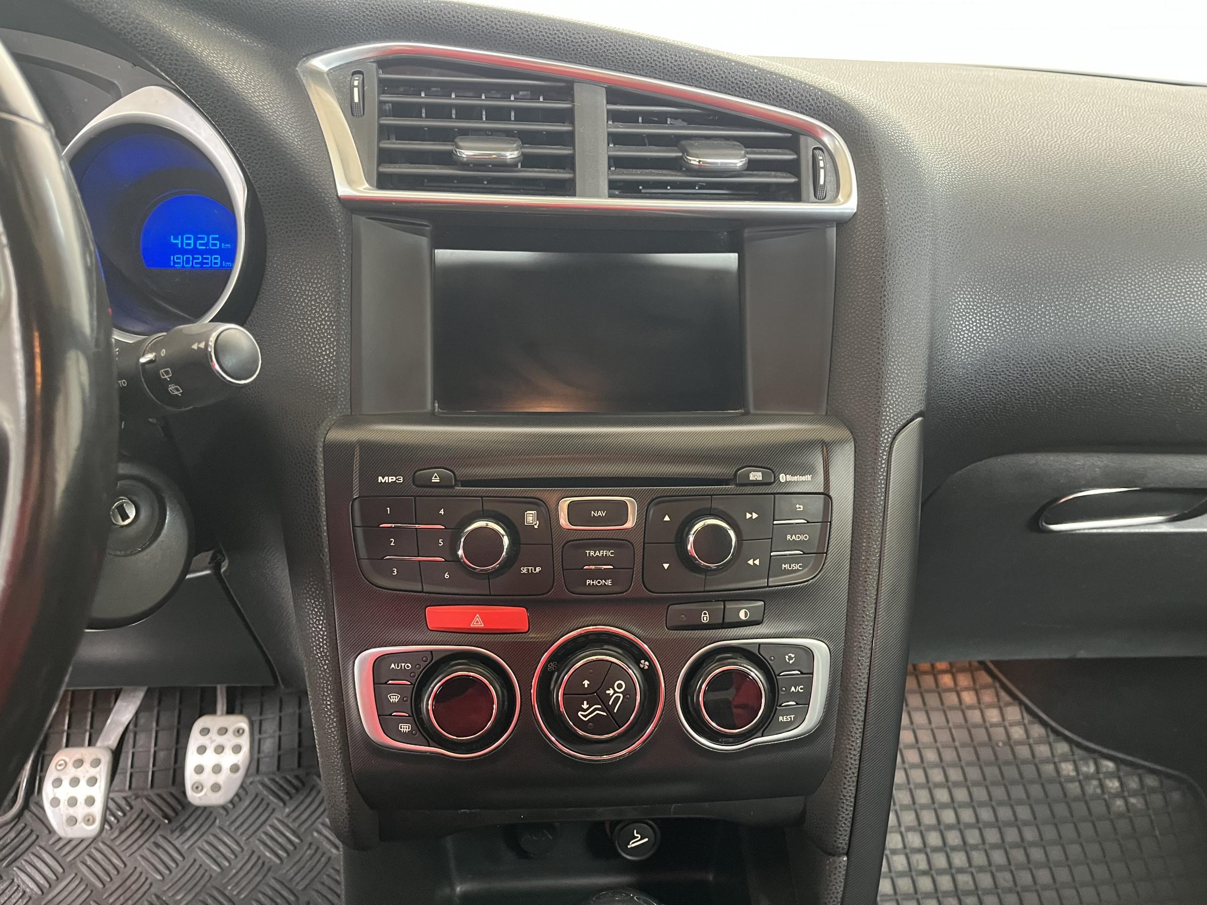 Citroën DS4, 2013 - pohled č. 14