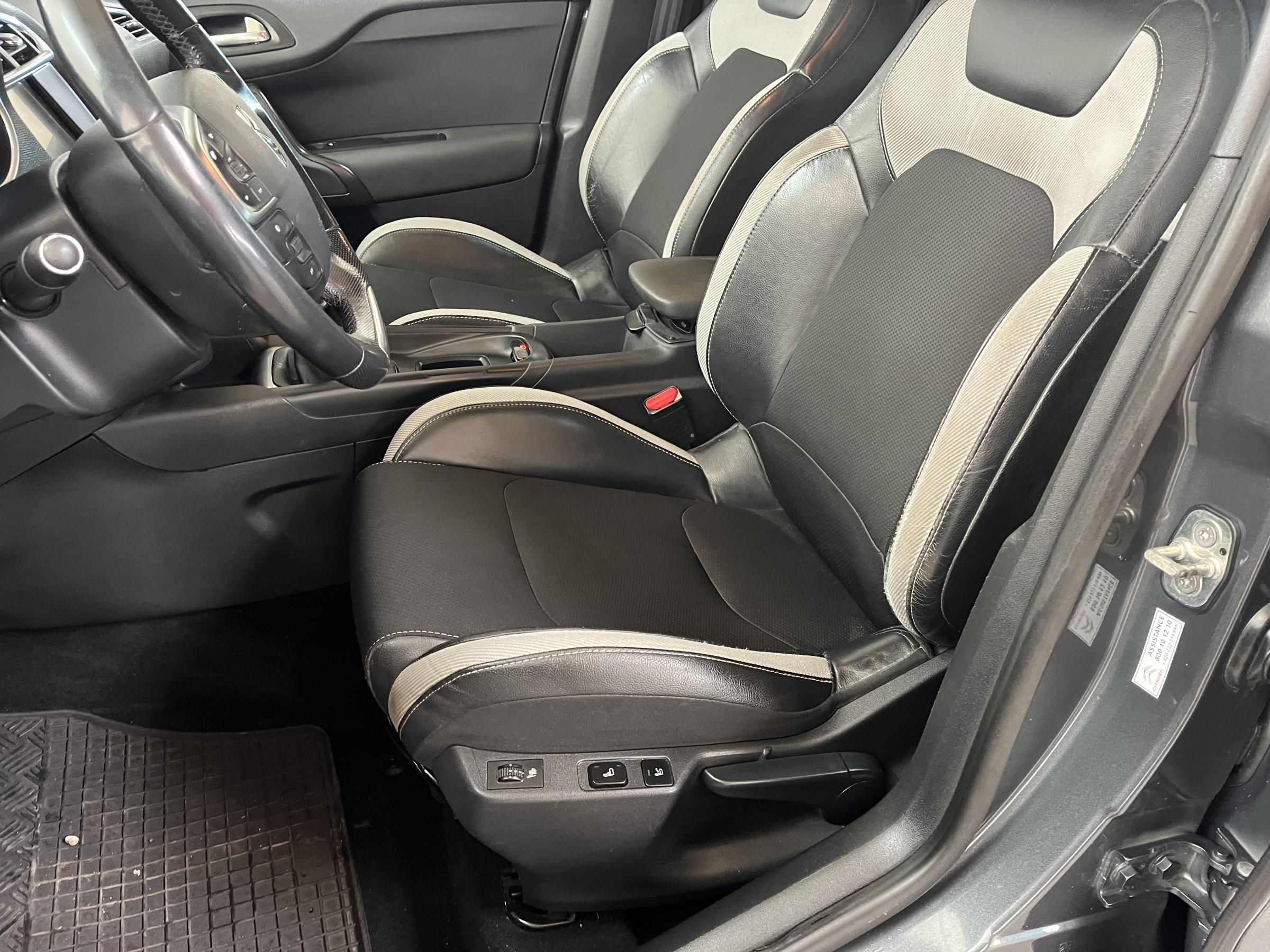 Citroën DS4, 2013 - pohled č. 8