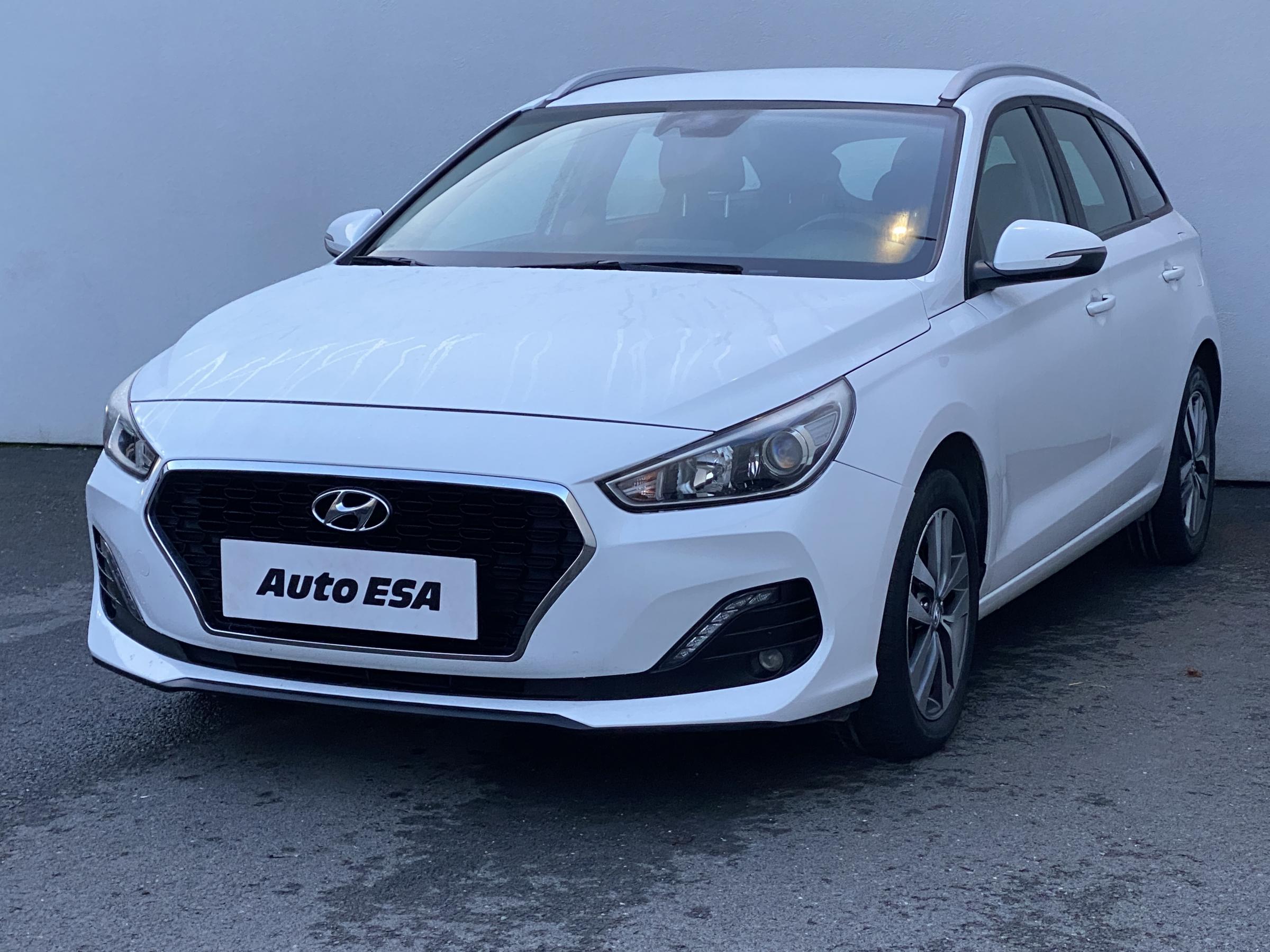 Hyundai i30, 2019 - pohled č. 3