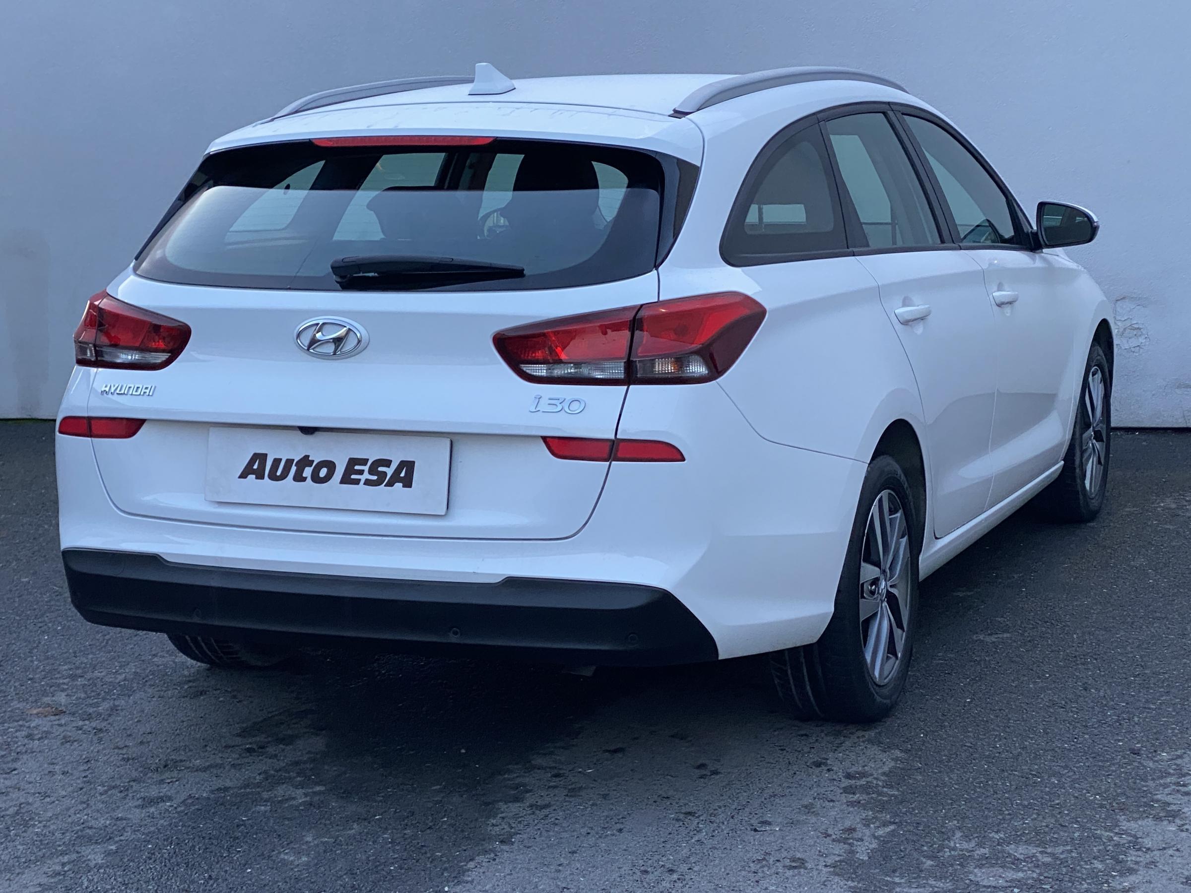 Hyundai i30, 2019 - pohled č. 4