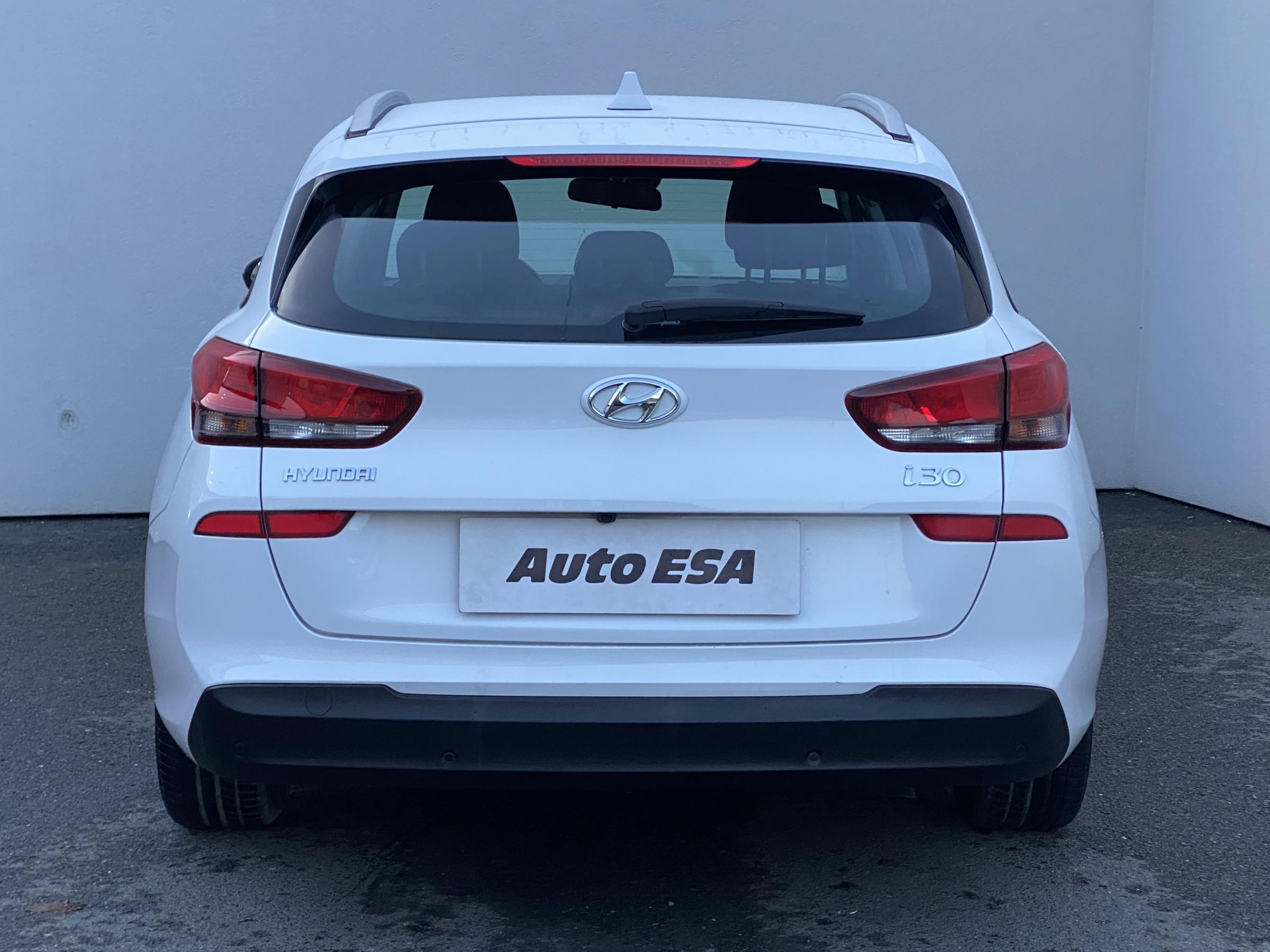 Hyundai i30, 2019 - pohled č. 5