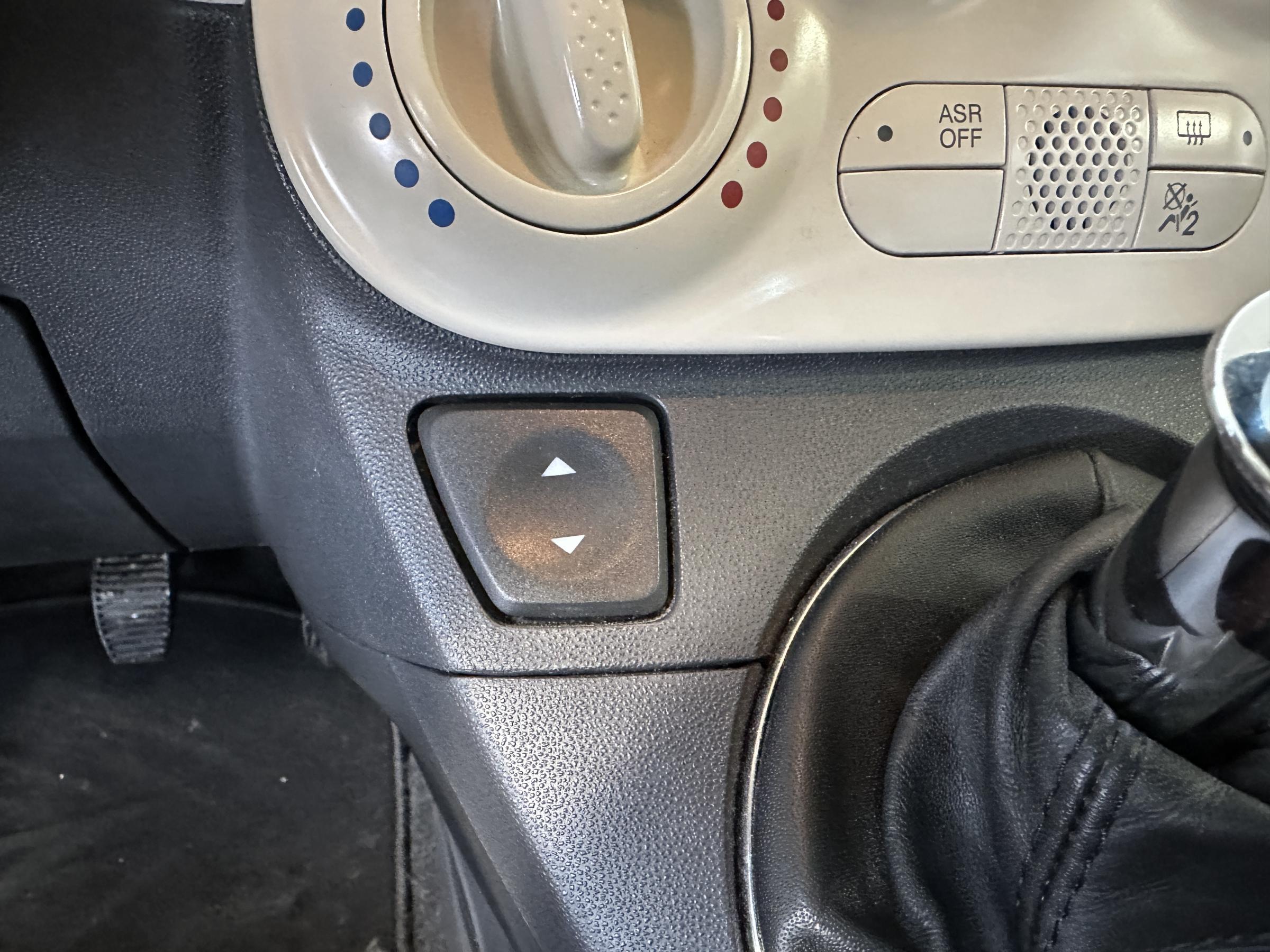 Fiat 500, 2015 - pohled č. 17