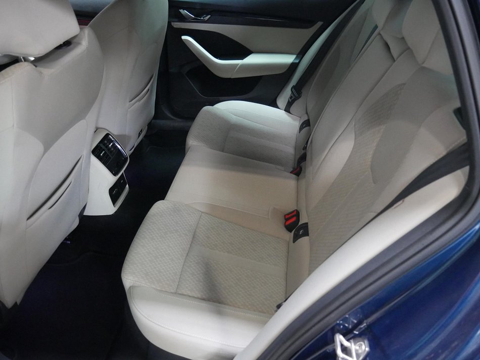 Škoda Octavia IV 1.5 TSi Style